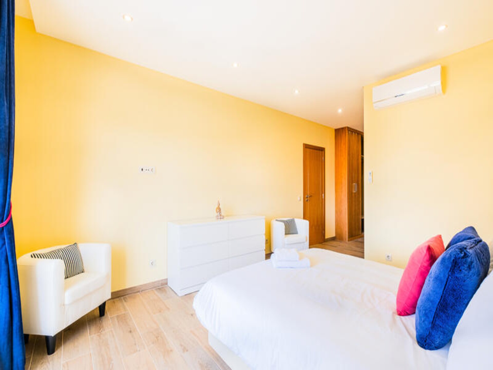 Ruim appartement met 4 slaapkamers, tuin en airco nabij oude centrum Albufeira - foto 10