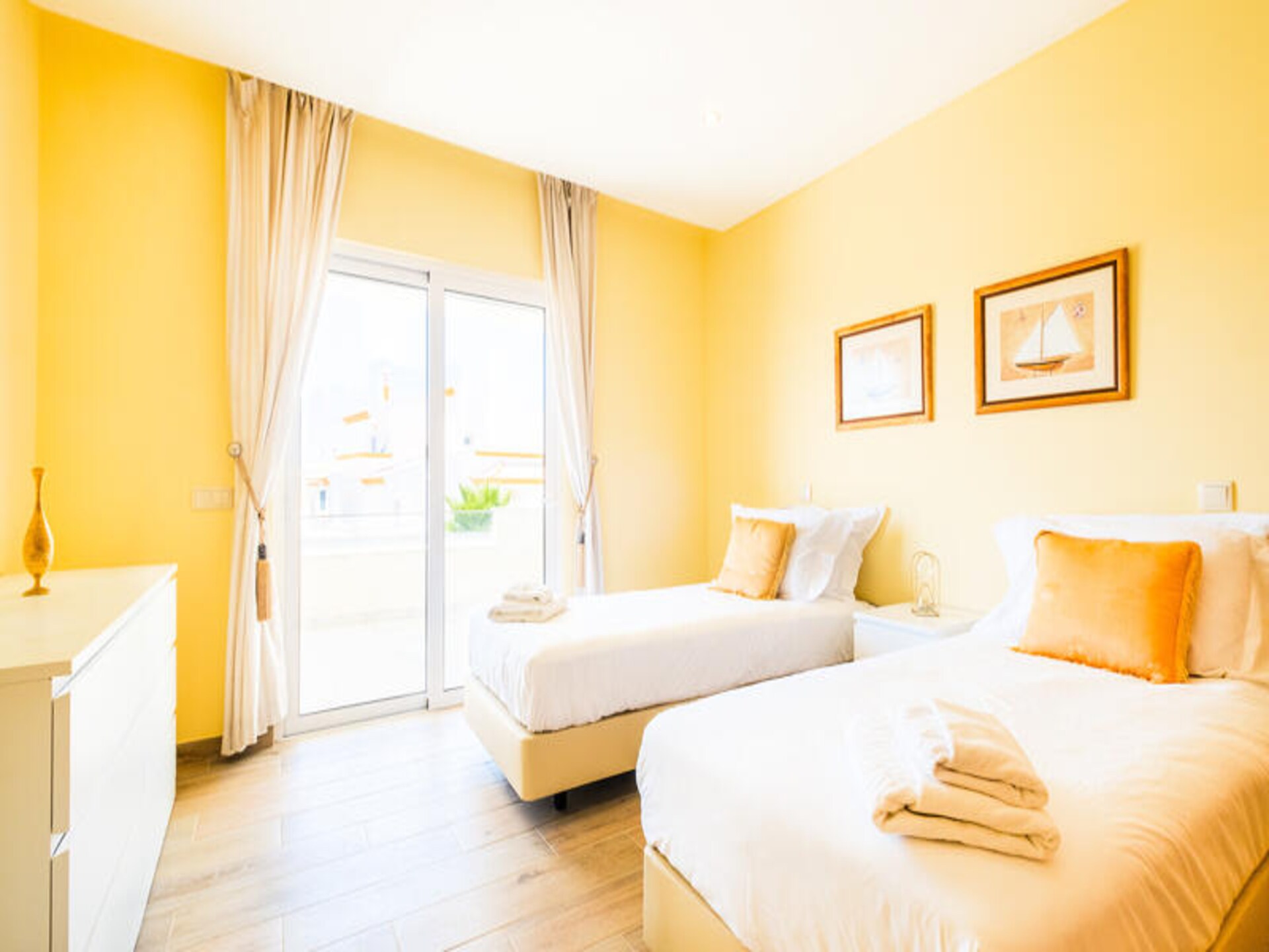 Ruim appartement met 4 slaapkamers, tuin en airco nabij oude centrum Albufeira - foto 24