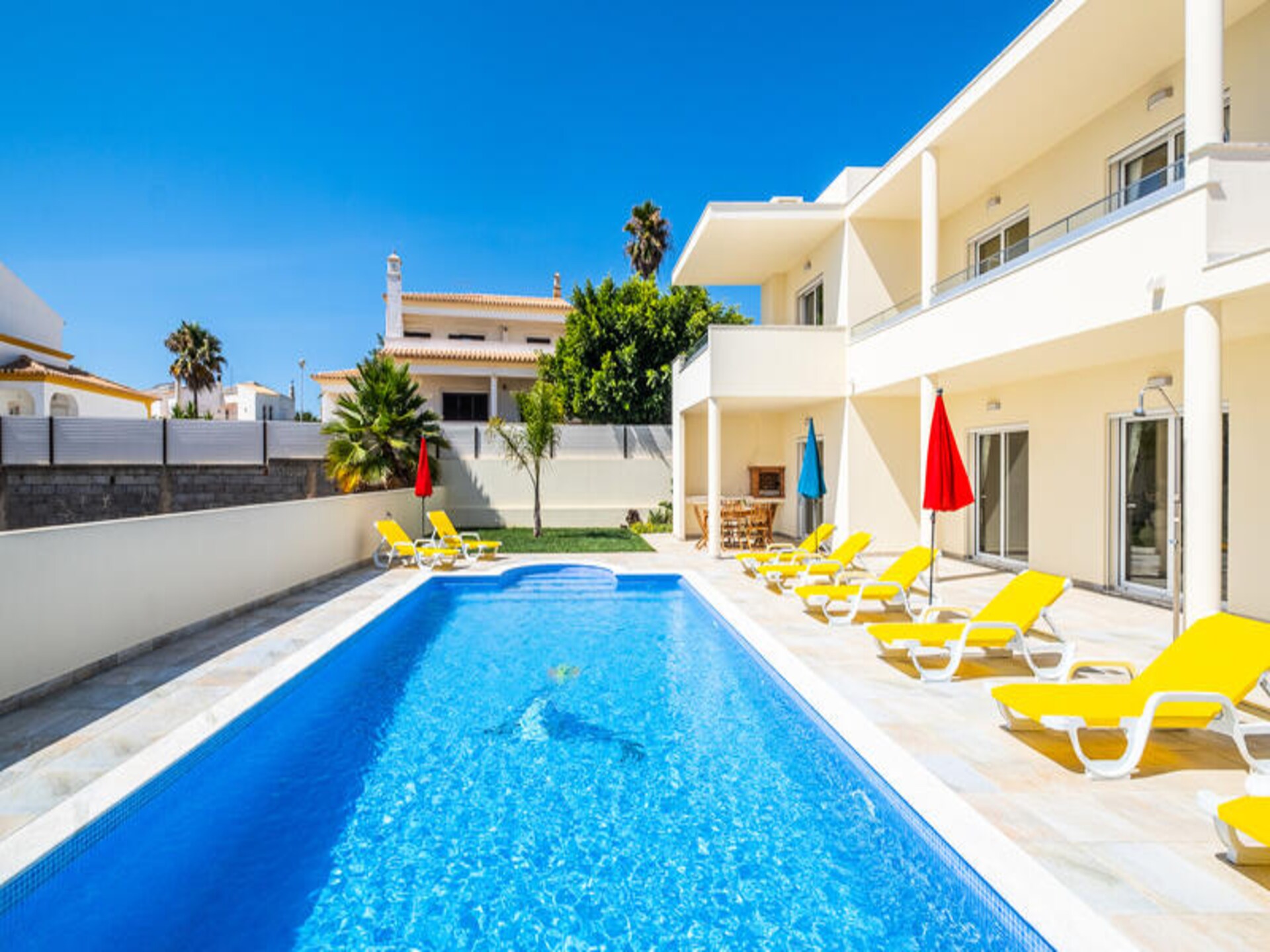 Ruim appartement met 4 slaapkamers, tuin en airco nabij oude centrum Albufeira - foto 38