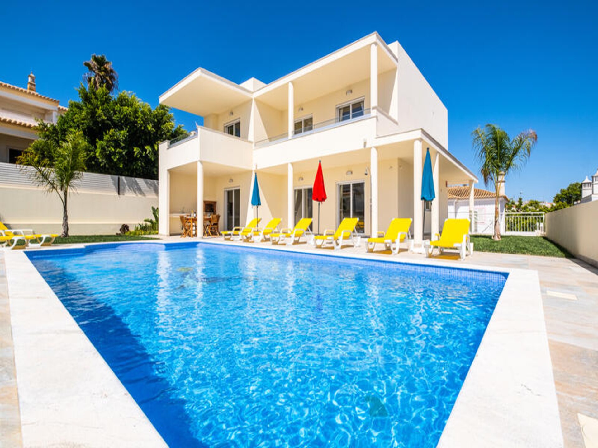 Ruim appartement met 4 slaapkamers, tuin en airco nabij oude centrum Albufeira - foto 42