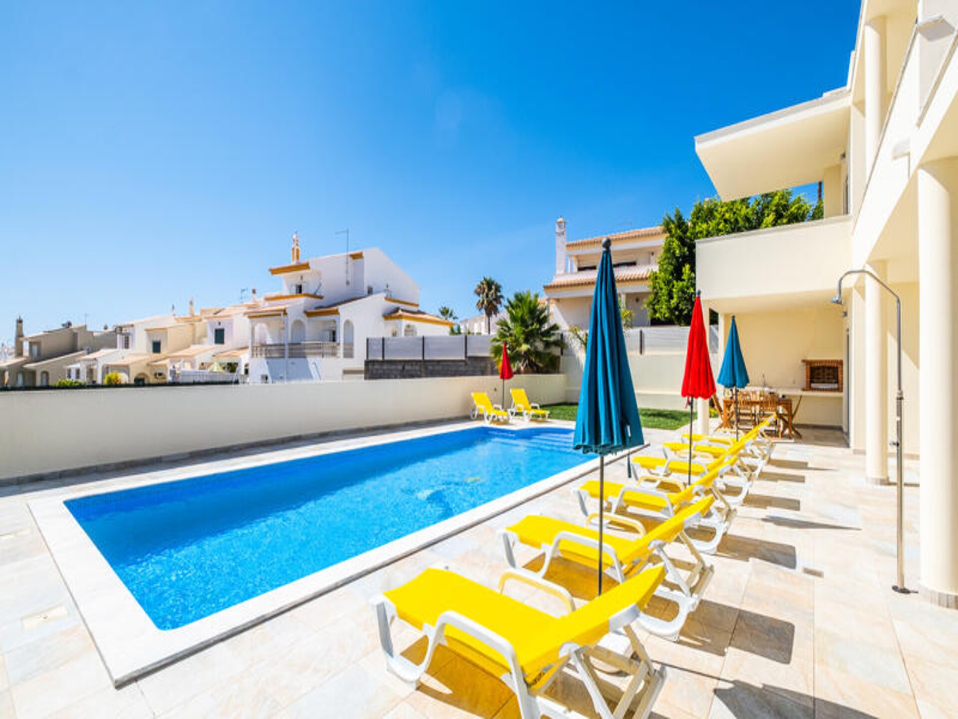 Ruim appartement met 4 slaapkamers, tuin en airco nabij oude centrum Albufeira - foto 44