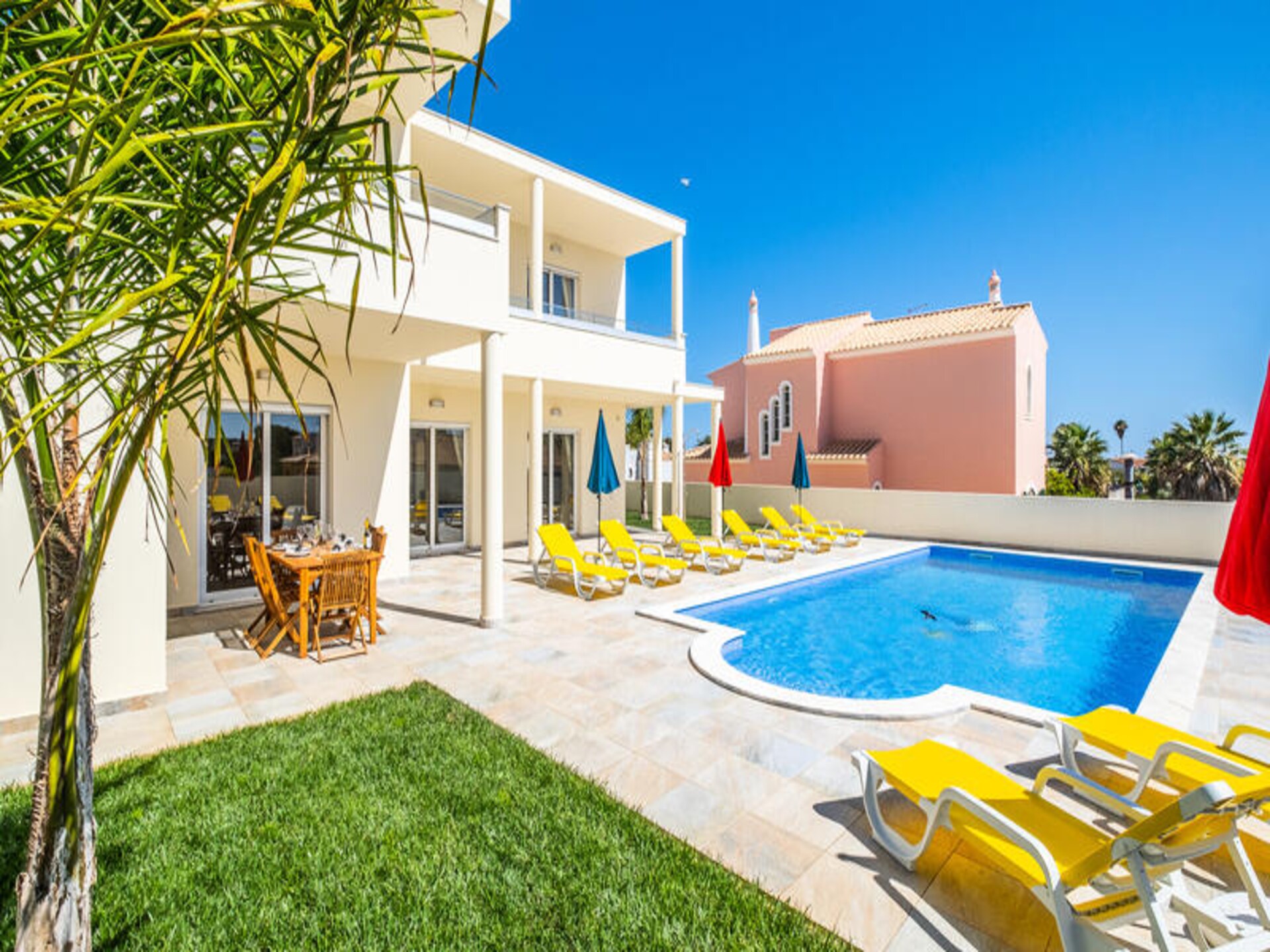 Ruim appartement met 4 slaapkamers, tuin en airco nabij oude centrum Albufeira - foto 46