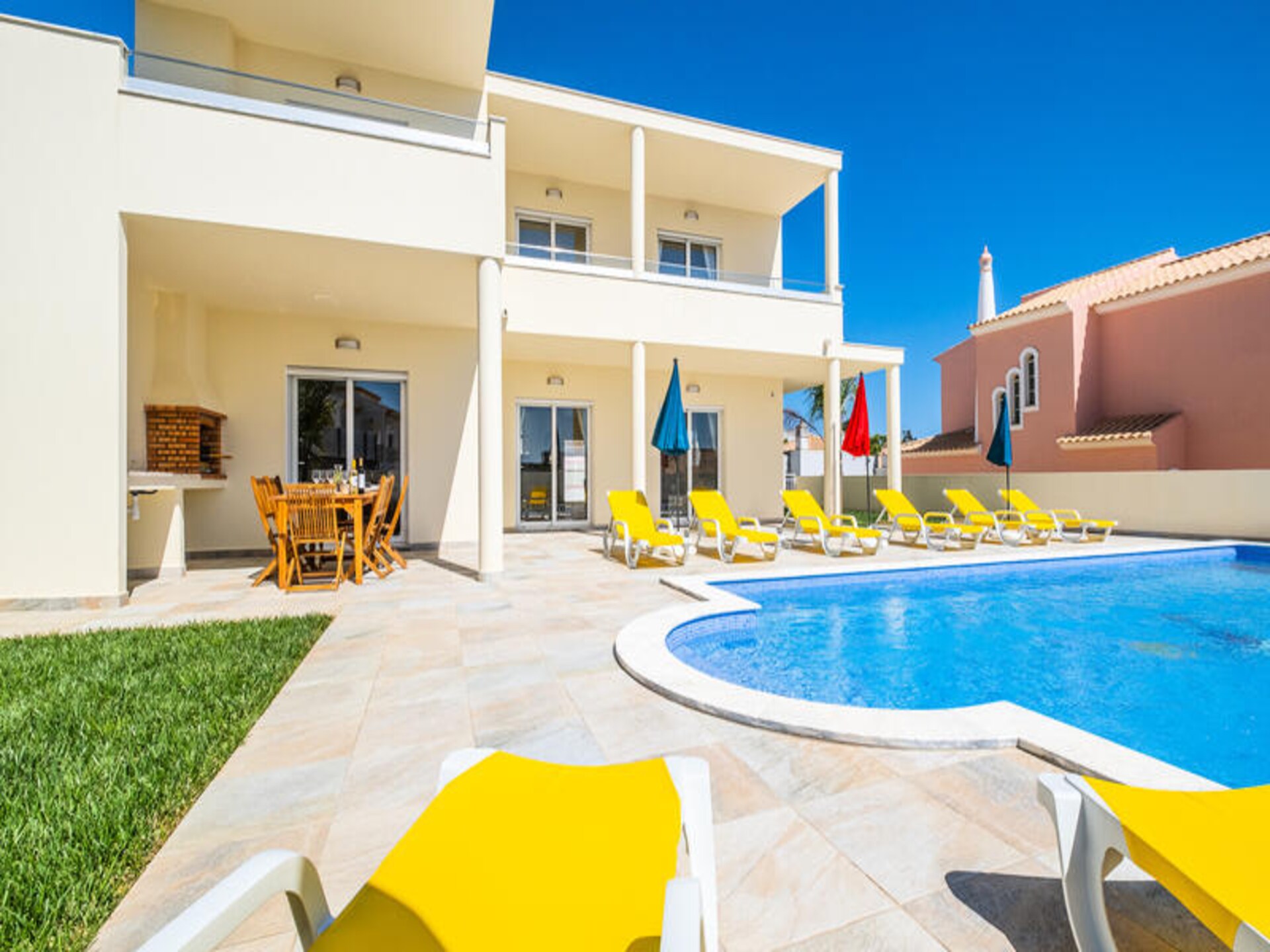 Ruim appartement met 4 slaapkamers, tuin en airco nabij oude centrum Albufeira - foto 47