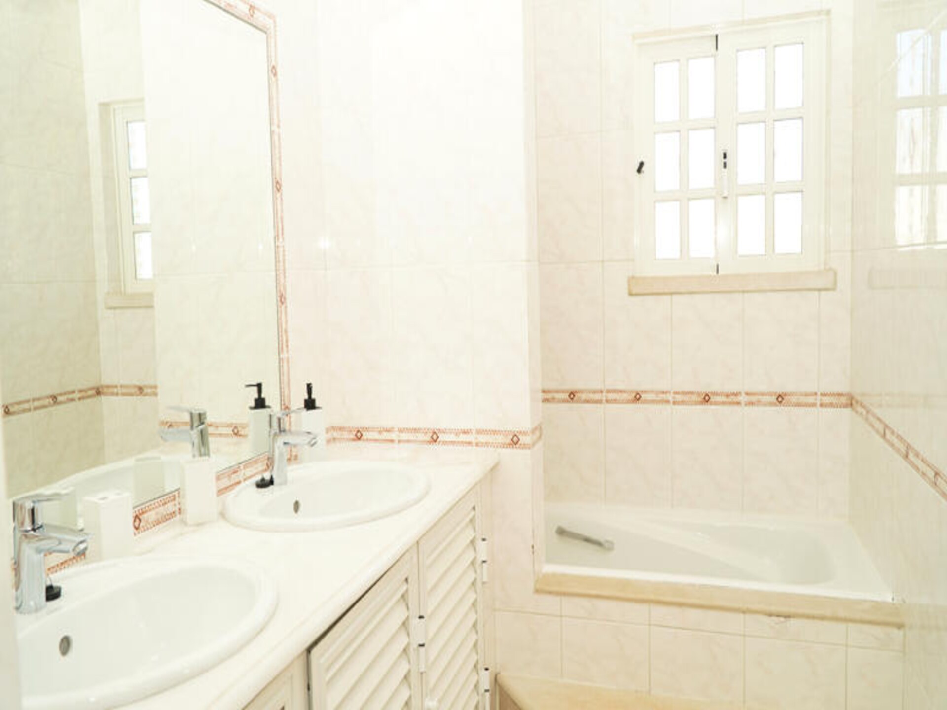 Ruim appartement met zeezicht en tuin in Albufeira voor 11 personen - foto 26