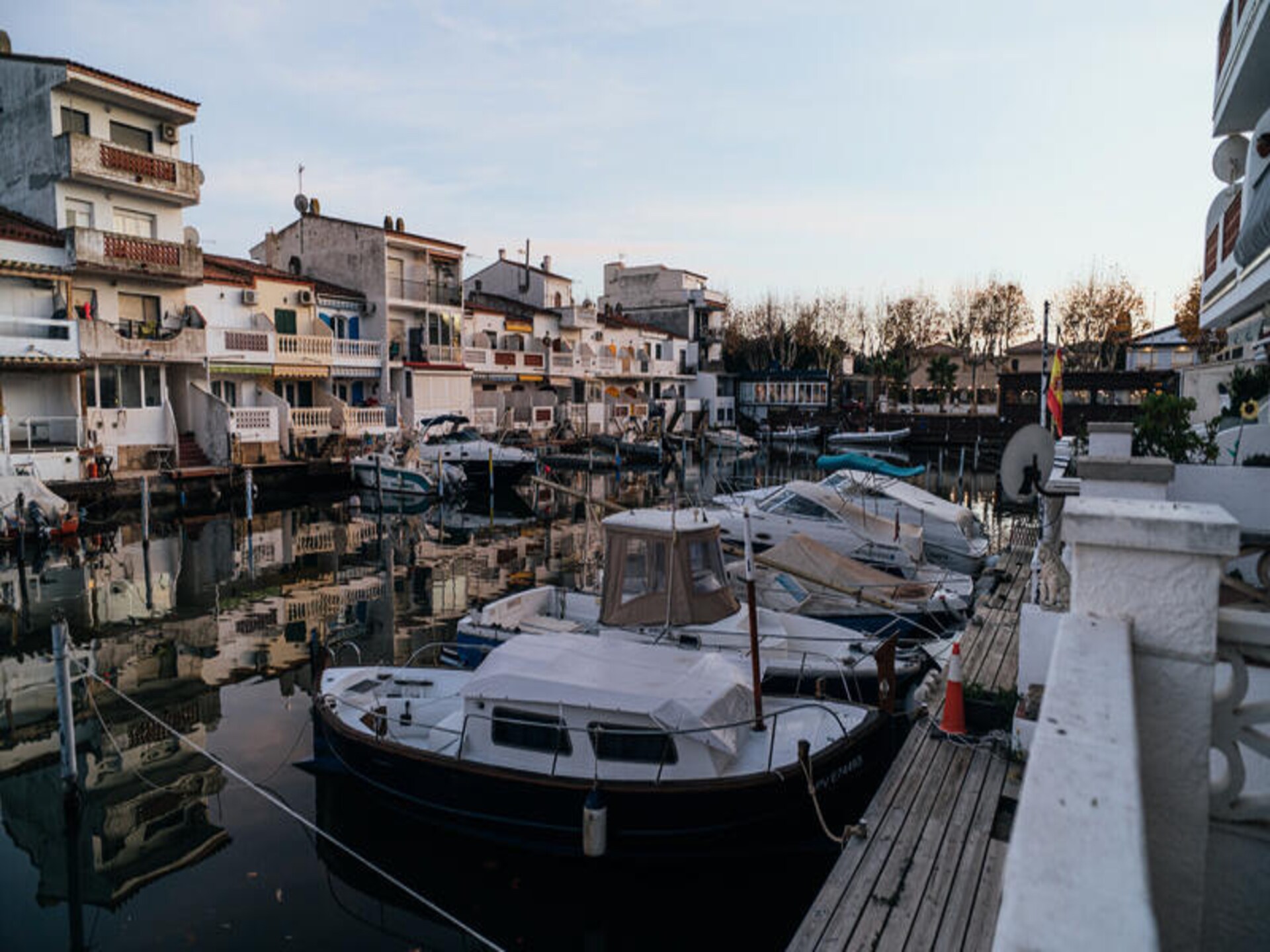 Modern appartement aan zee met kanaalzicht in Empuriabrava - foto 23
