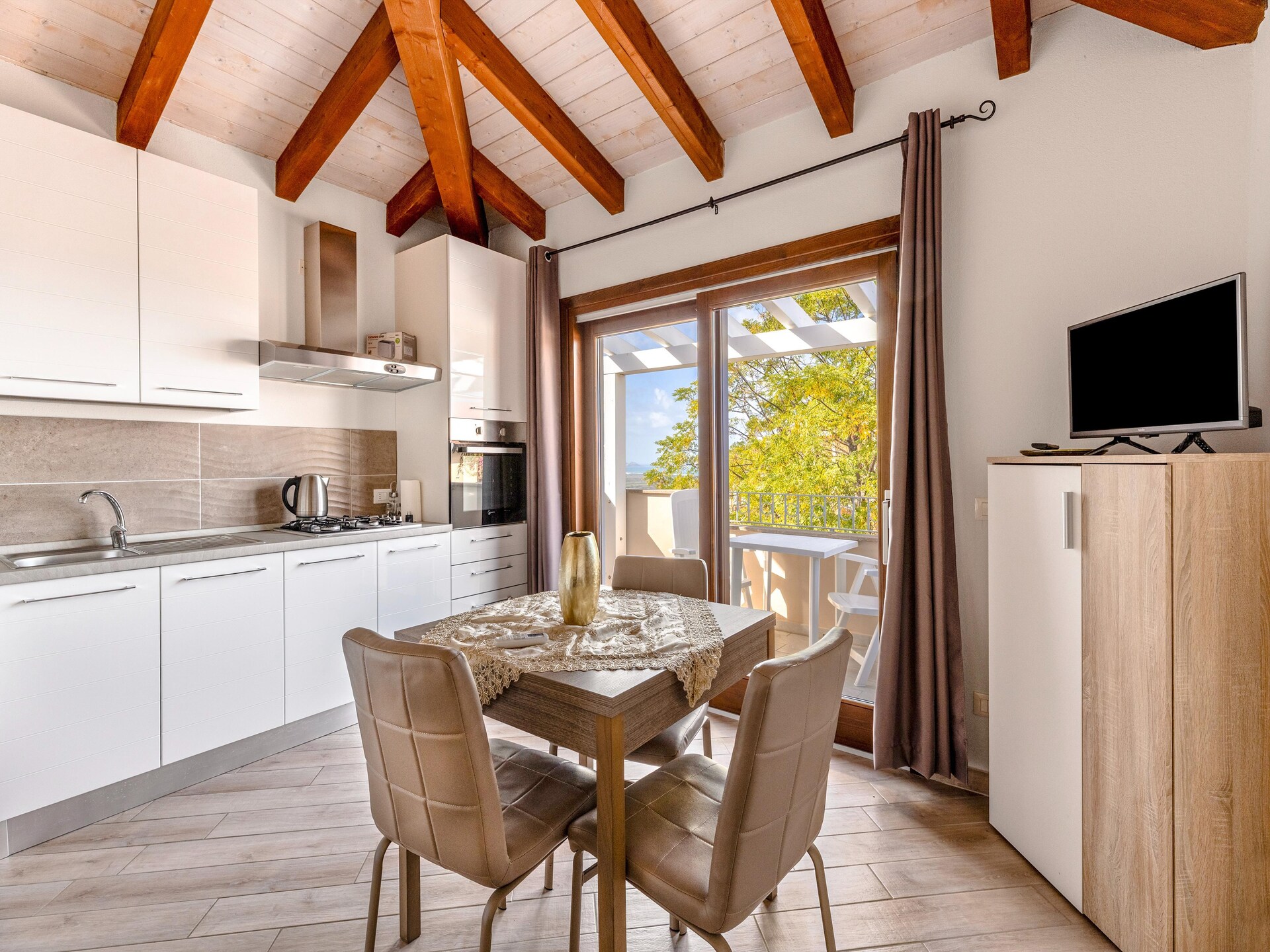 Penthouse Badesi met panoramisch uitzicht, vlakbij zee - foto 13