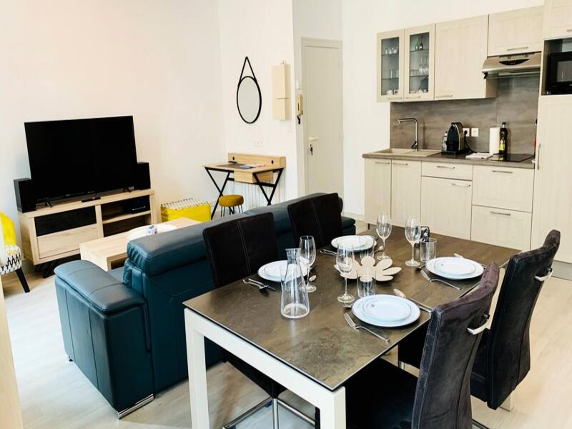 Gerenoveerd appartement in historisch hart La Rochelle, vlakbij oude haven - foto 25