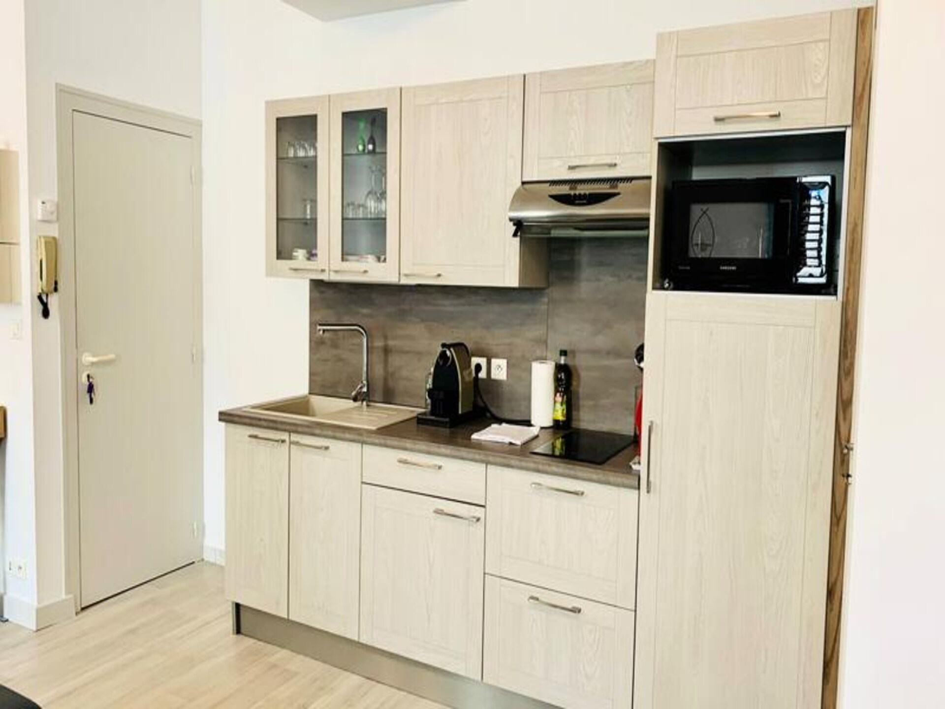 Gerenoveerd appartement in historisch hart La Rochelle, vlakbij oude haven - foto 27