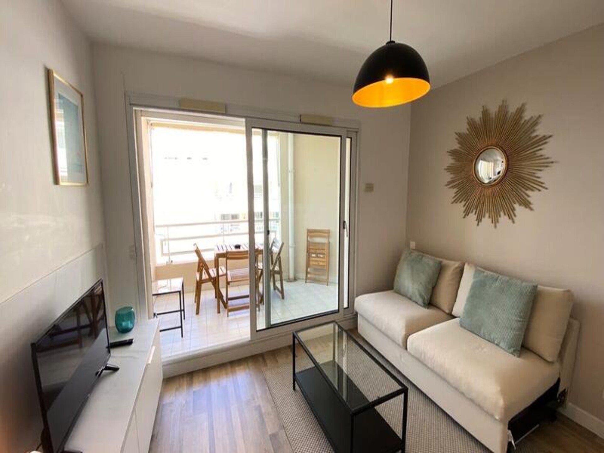 Gerenoveerde studio in Golfe Juan met zeezicht en zwembad - foto 32