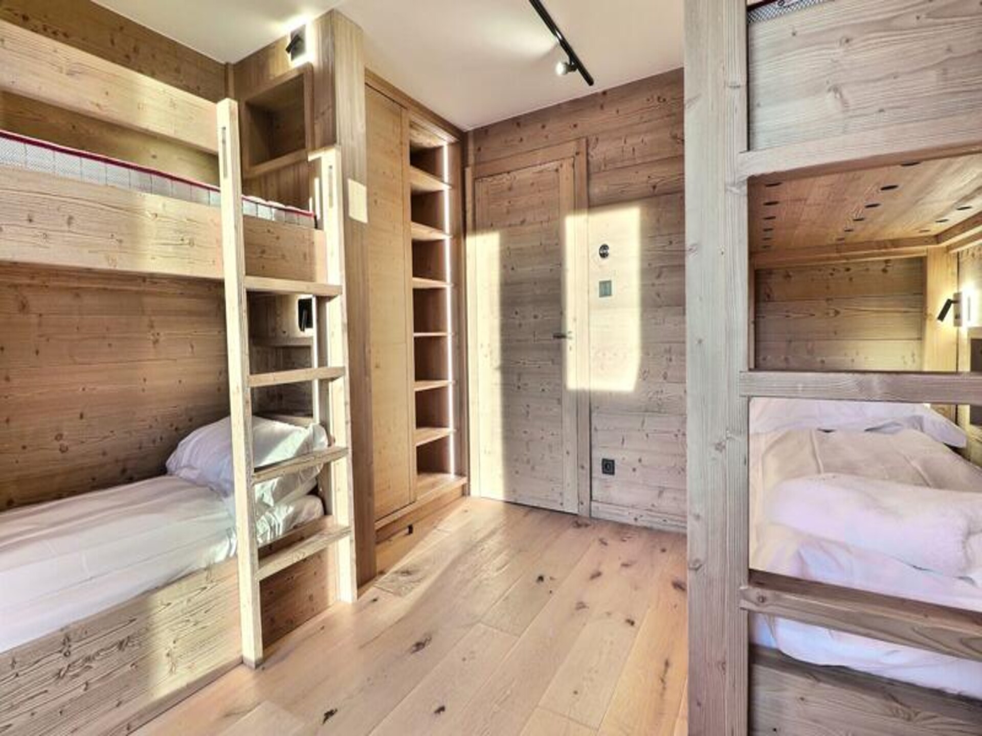 Luxe chalet Les Gets met sauna, jacuzzi en panoramisch uitzicht op de Alpen - foto 15