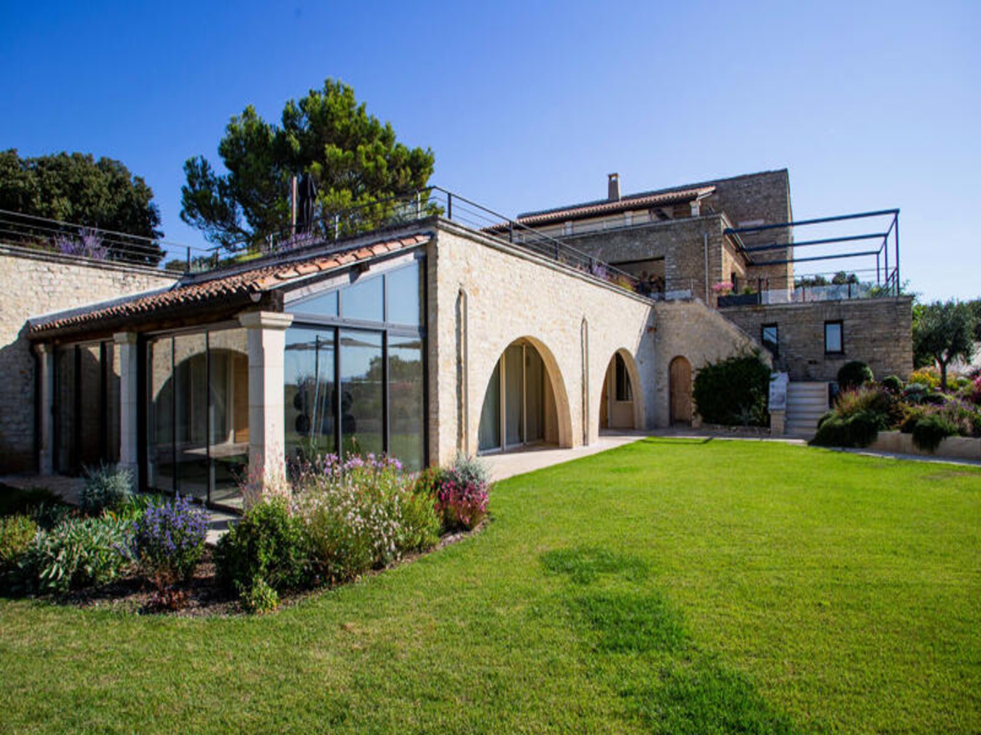 Luxe villa in Gordes met 8 slaapkamers, privézwembad en panoramisch uitzicht - foto 10
