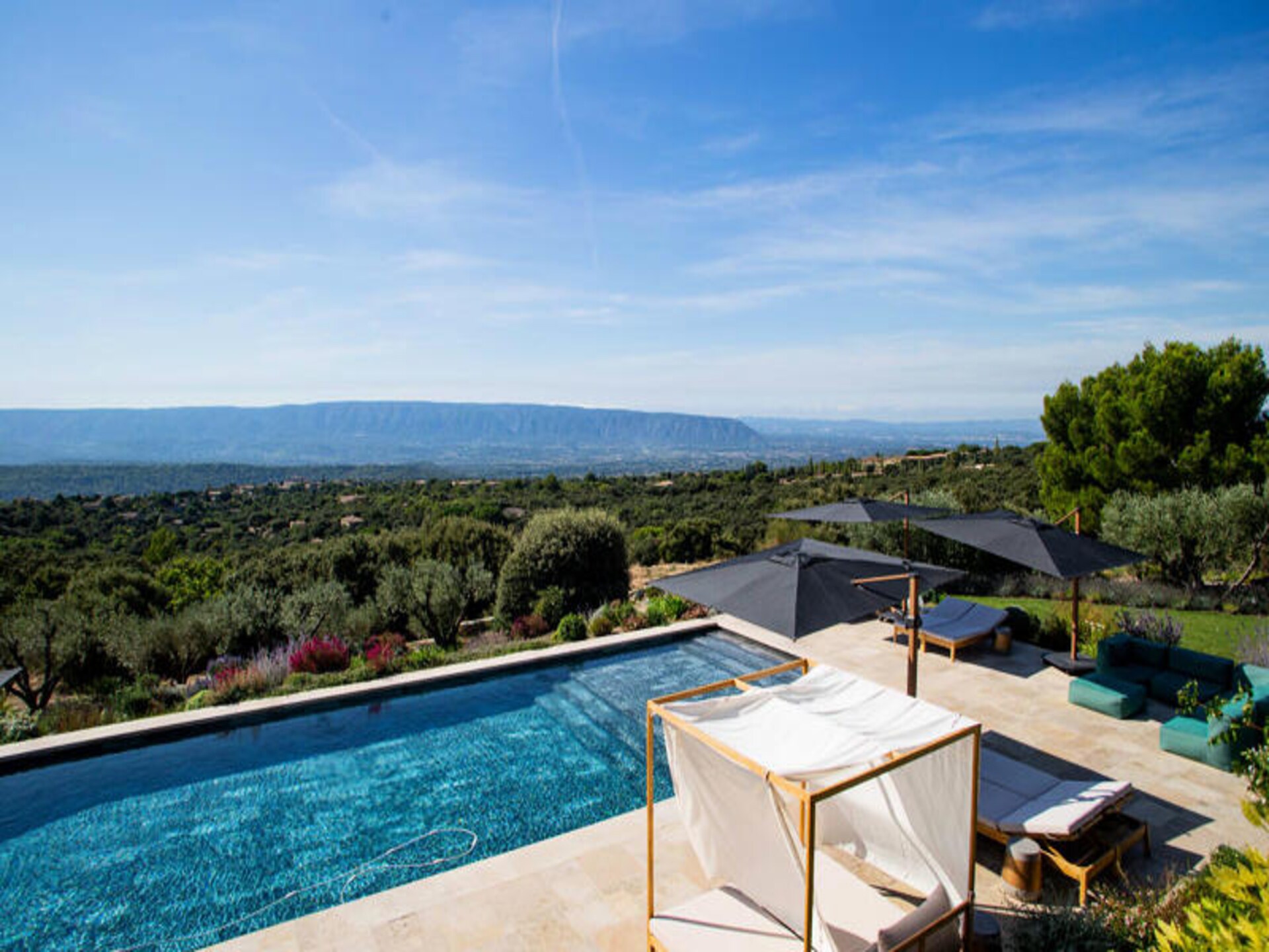 Luxe villa in Gordes met 8 slaapkamers, privézwembad en panoramisch uitzicht - foto 16
