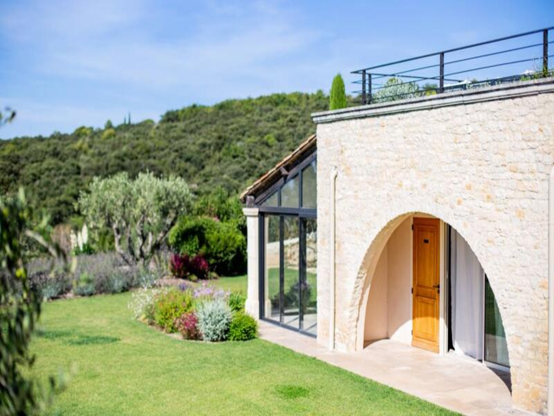 Luxe villa in Gordes met 8 slaapkamers, privézwembad en panoramisch uitzicht - foto 18