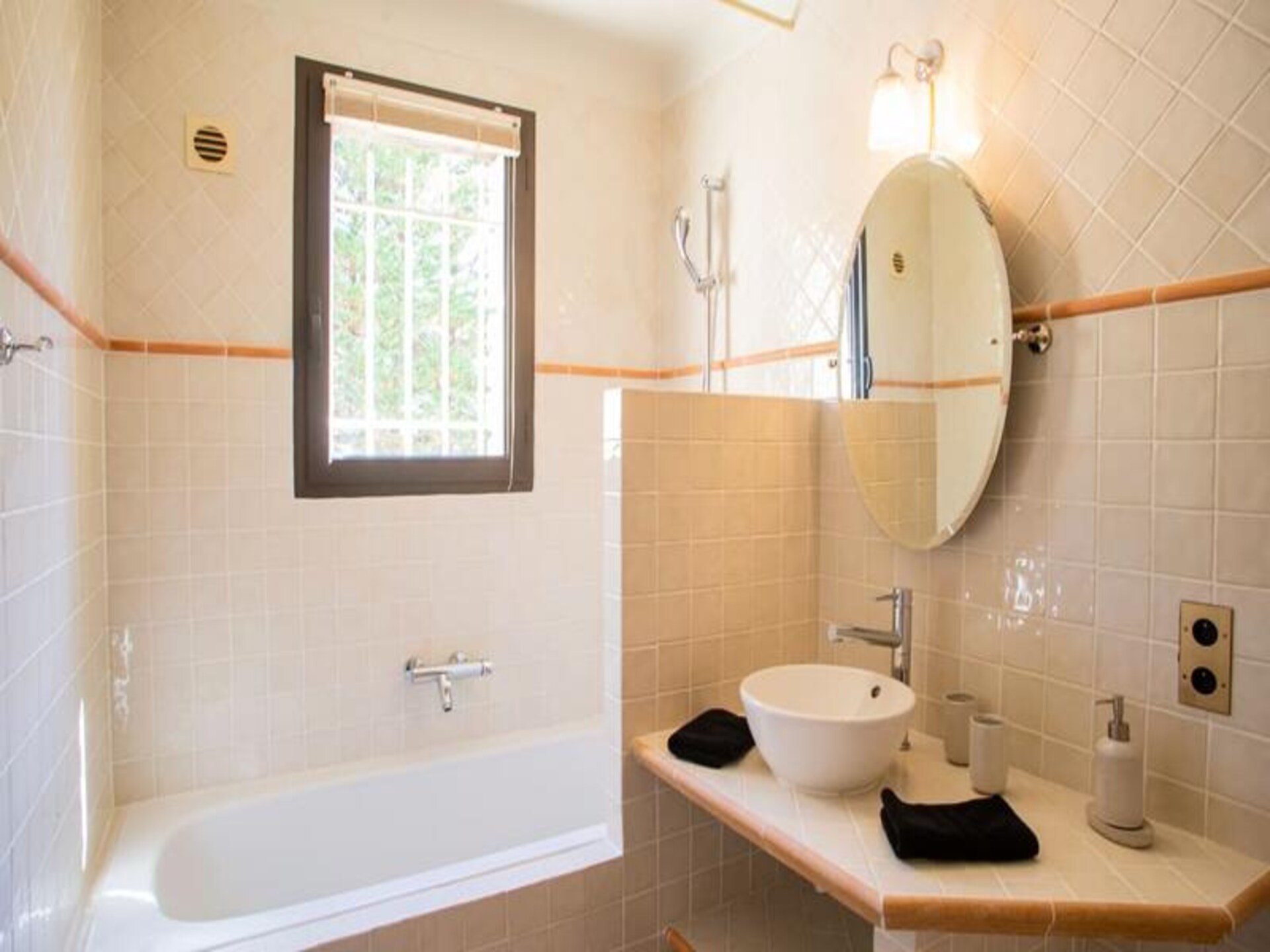 Luxe villa in Gordes met 8 slaapkamers, privézwembad en panoramisch uitzicht - foto 23