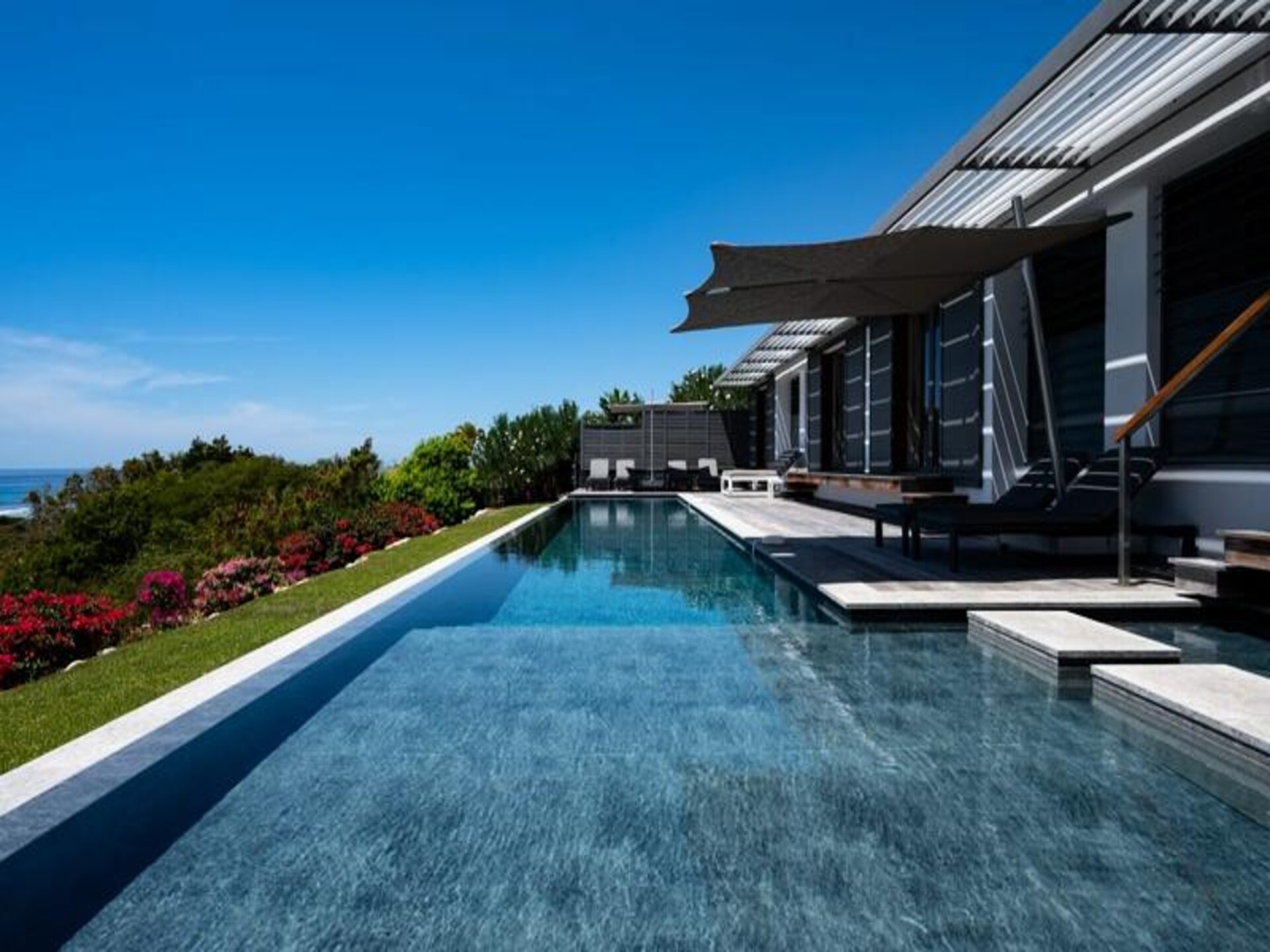 Panoramisch zeezicht en infinity pool bij Grand-Bourg voor 11 personen - foto 7