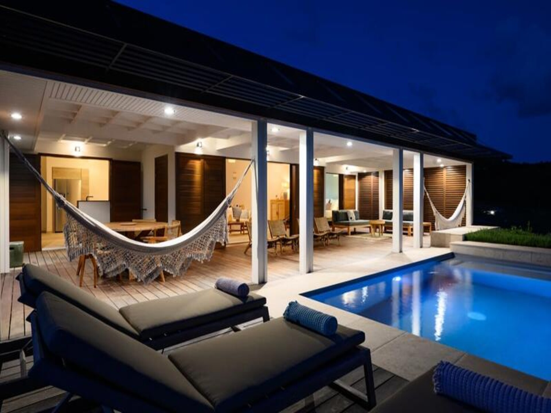 Moderne villa met privézwembad en panoramisch uitzicht op zee in Grand-Bourg - foto 16