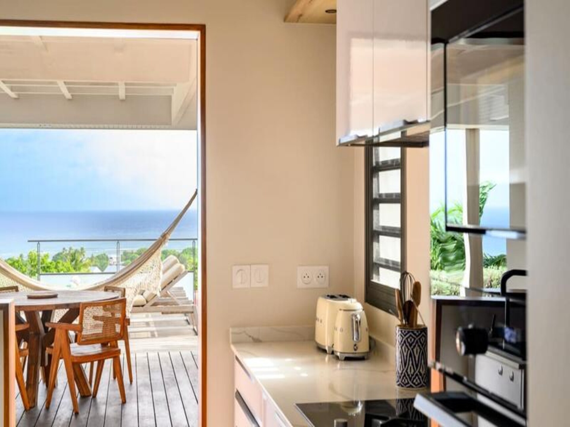 Moderne villa met privézwembad en panoramisch uitzicht op zee in Grand-Bourg - foto 22