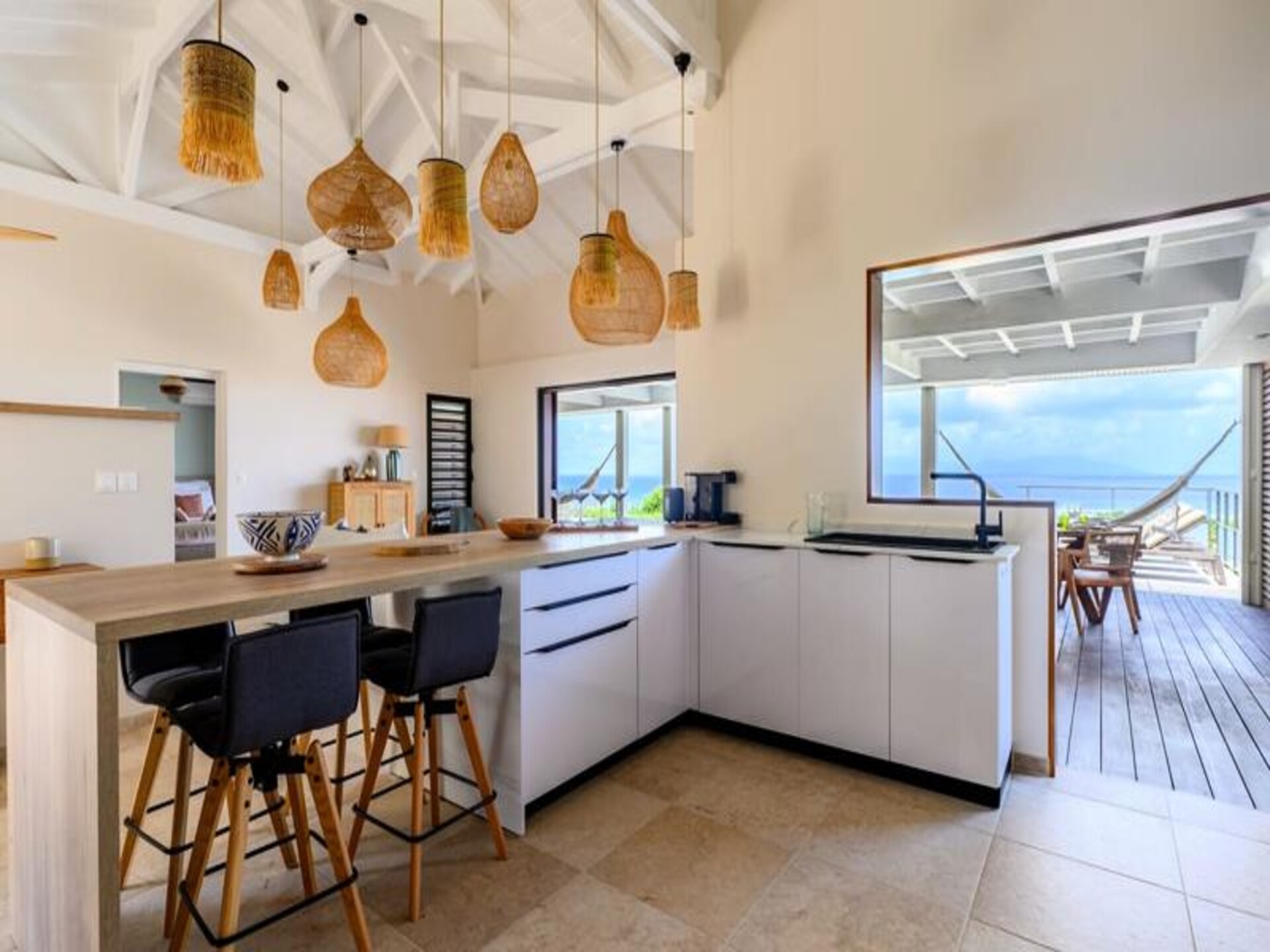 Moderne villa met privézwembad en panoramisch uitzicht op zee in Grand-Bourg - foto 24