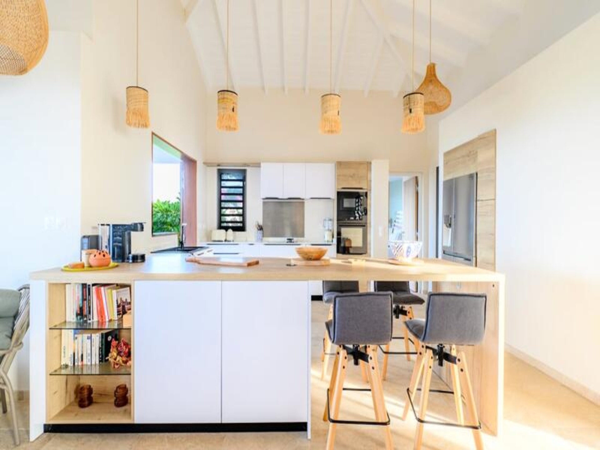 Moderne villa met privézwembad en panoramisch uitzicht op zee in Grand-Bourg - foto 25
