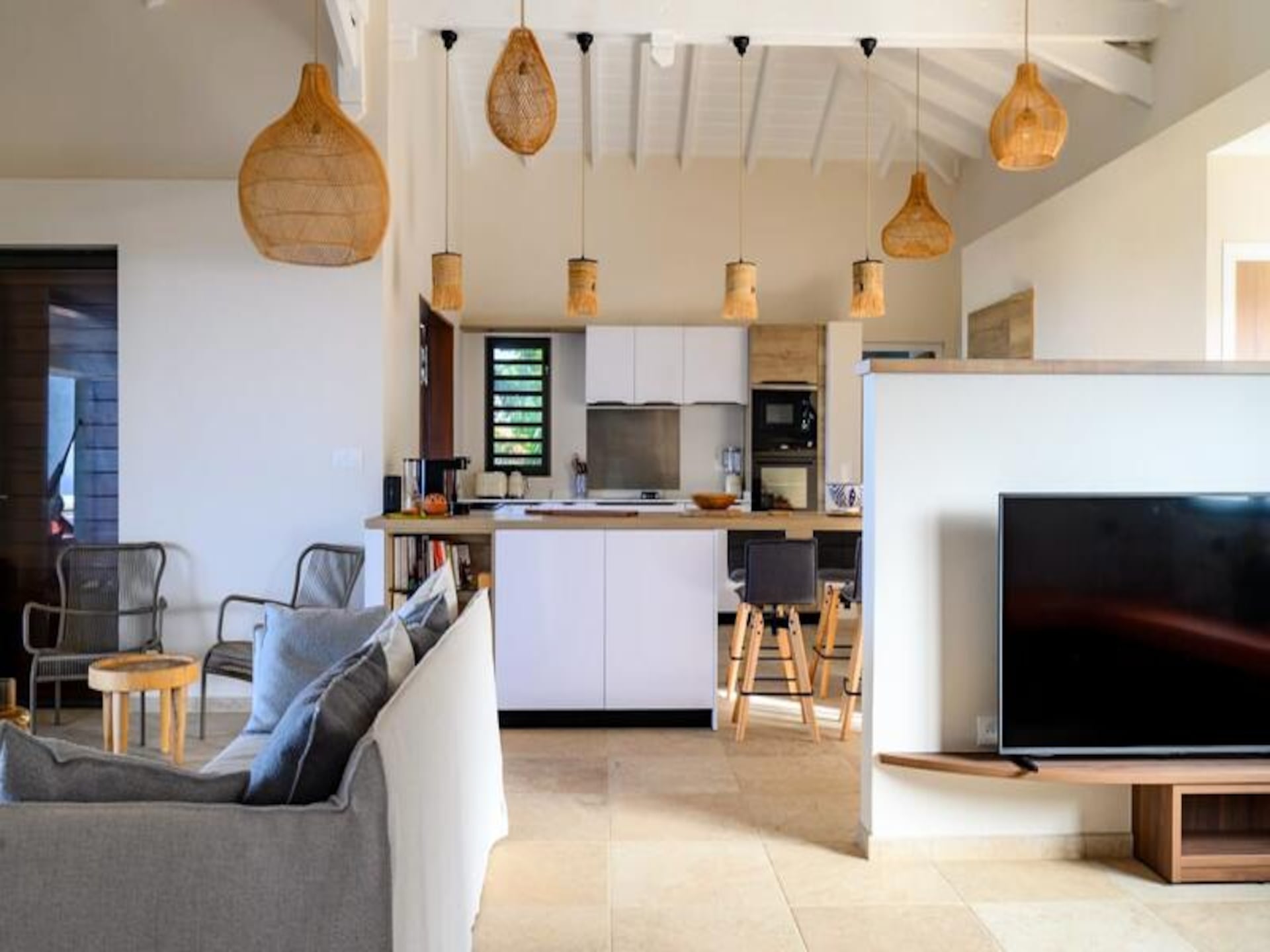 Moderne villa met privézwembad en panoramisch uitzicht op zee in Grand-Bourg - foto 35