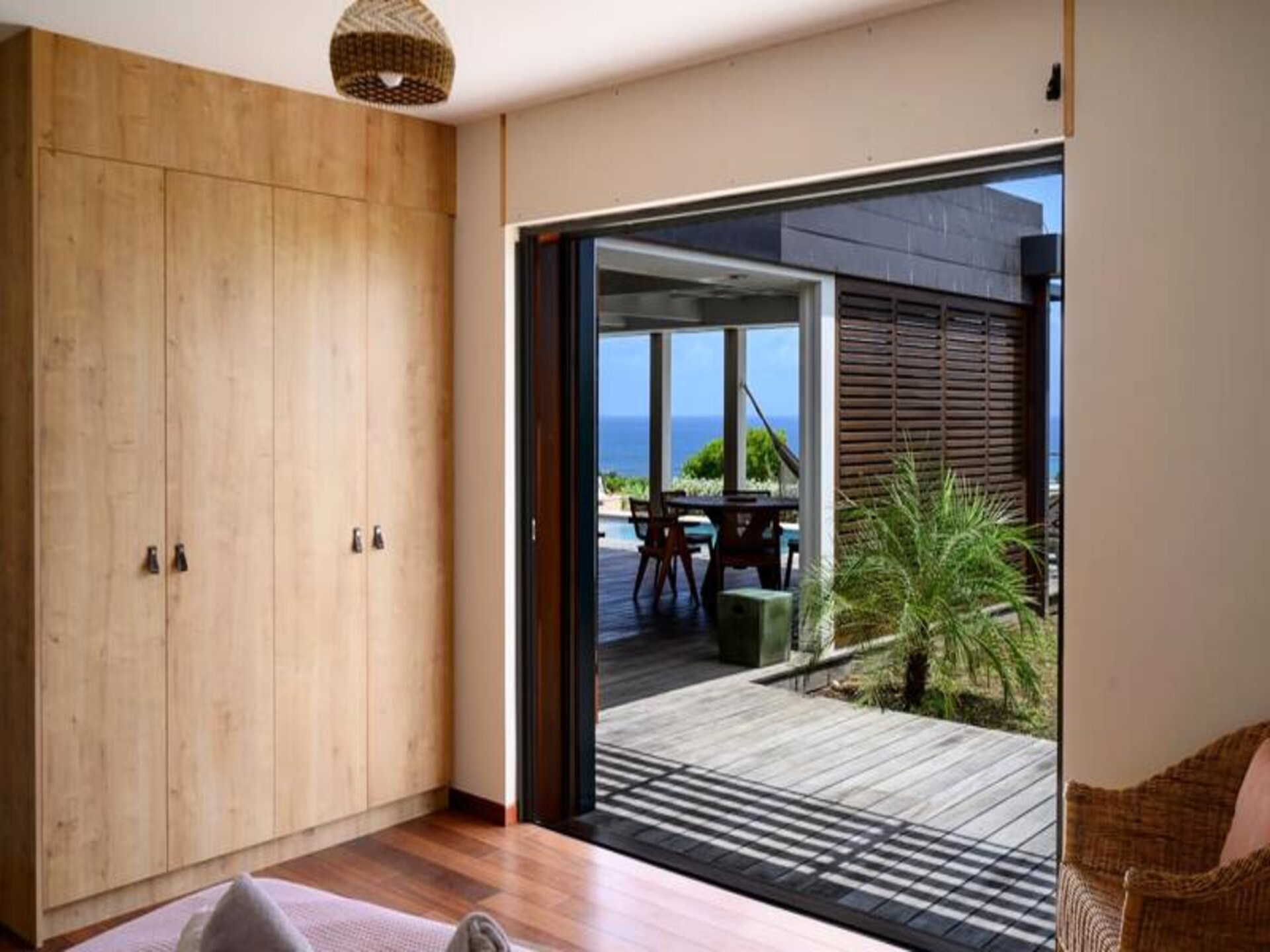 Moderne villa met privézwembad en panoramisch uitzicht op zee in Grand-Bourg - foto 45