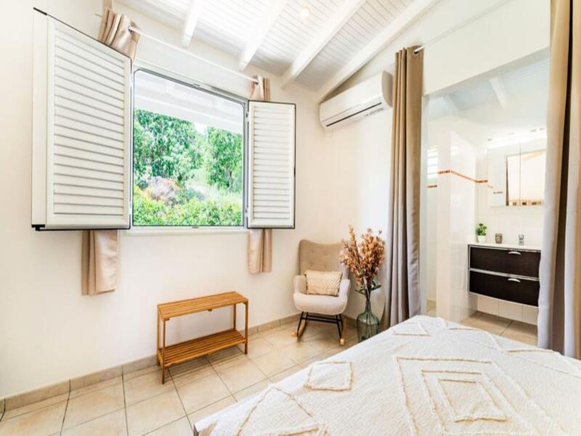 Villa Margaux: Luxe appartement met panoramisch zeezicht in Grand-Bourg - foto 24