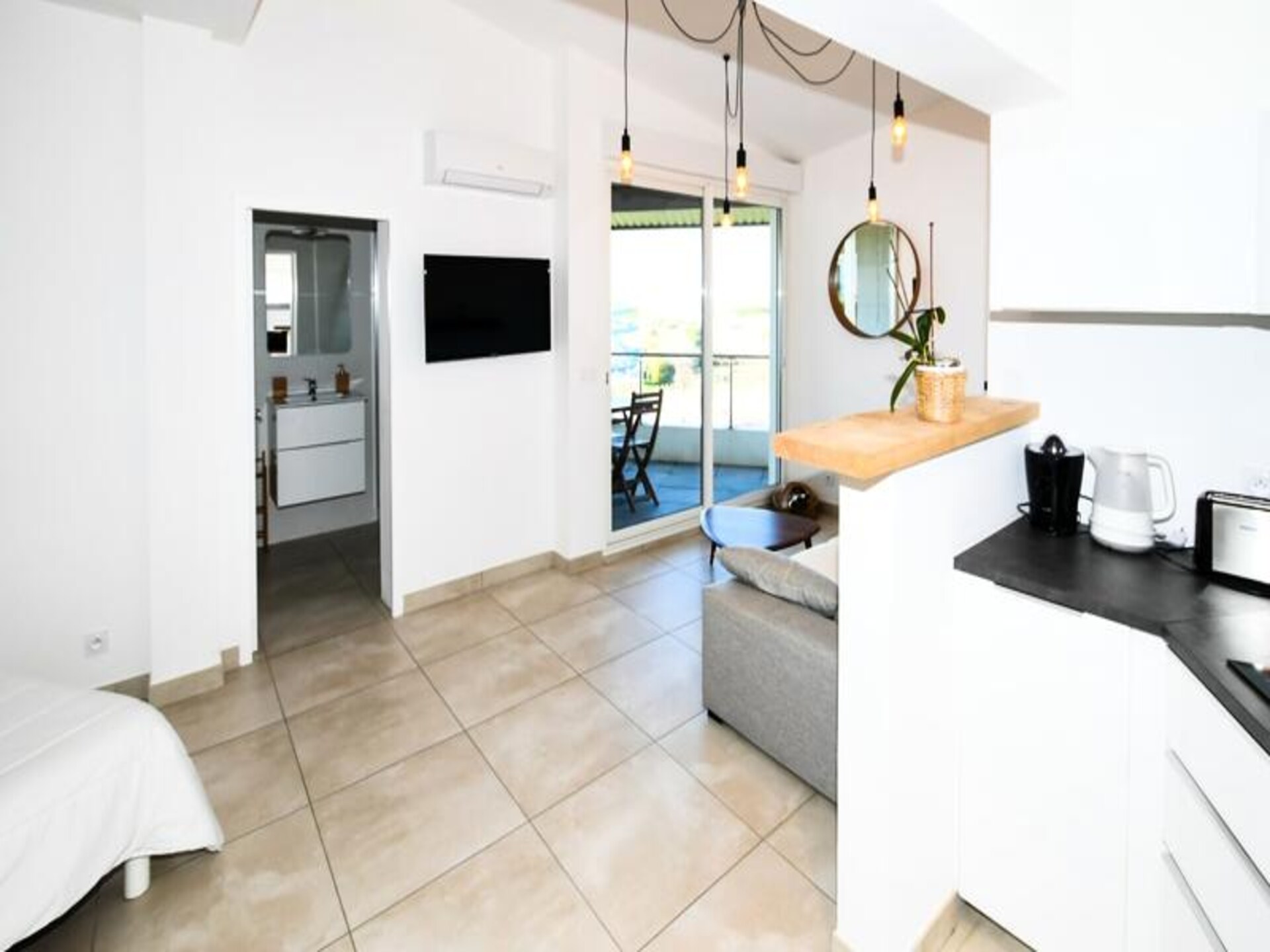 Studio met privéstrand, zeezicht en zonsondergang op het terras in Le Grau-du-Roi - foto 18