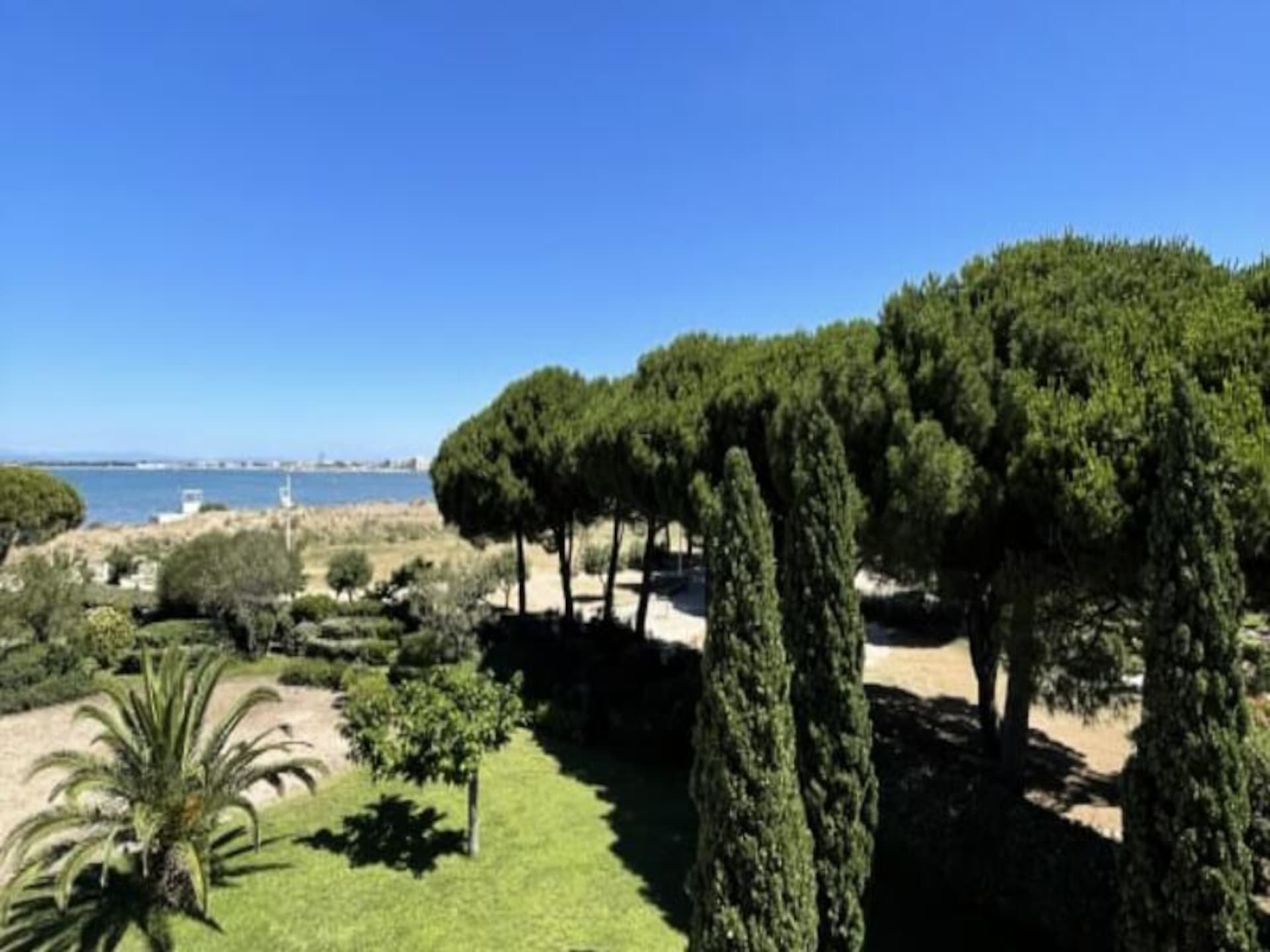 Licht appartement op de bovenste verdieping met uitzicht op zee en privé-terras - foto 9