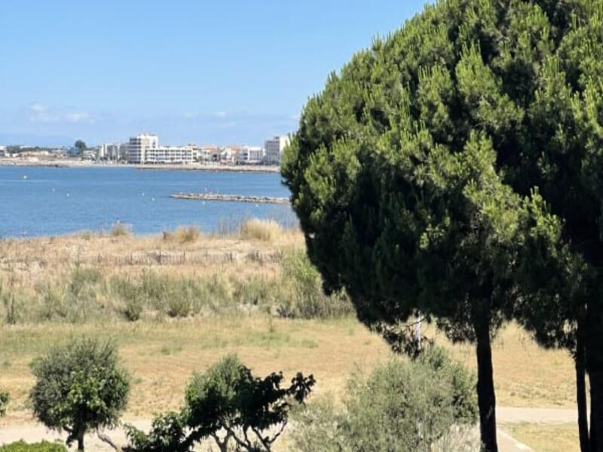 Licht appartement op de bovenste verdieping met uitzicht op zee en privé-terras - foto 15