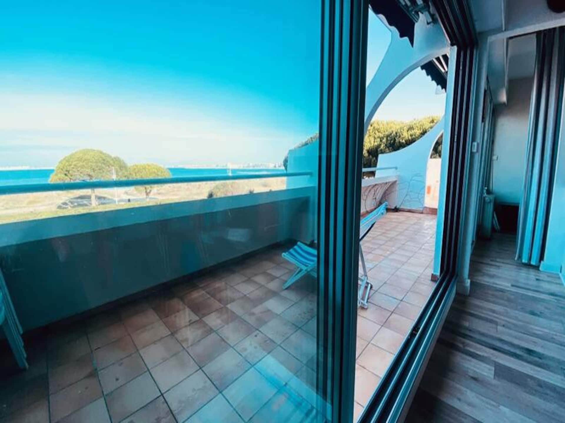 Licht appartement op de bovenste verdieping met uitzicht op zee en privé-terras - foto 19