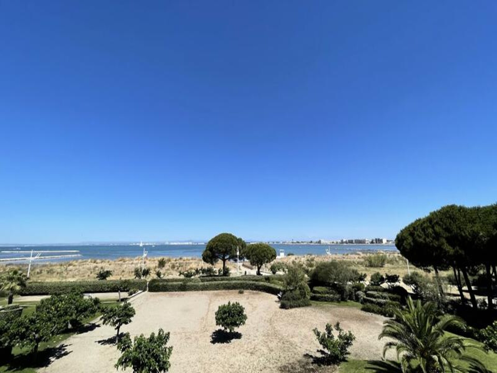Licht appartement op de bovenste verdieping met uitzicht op zee en privé-terras - foto 20