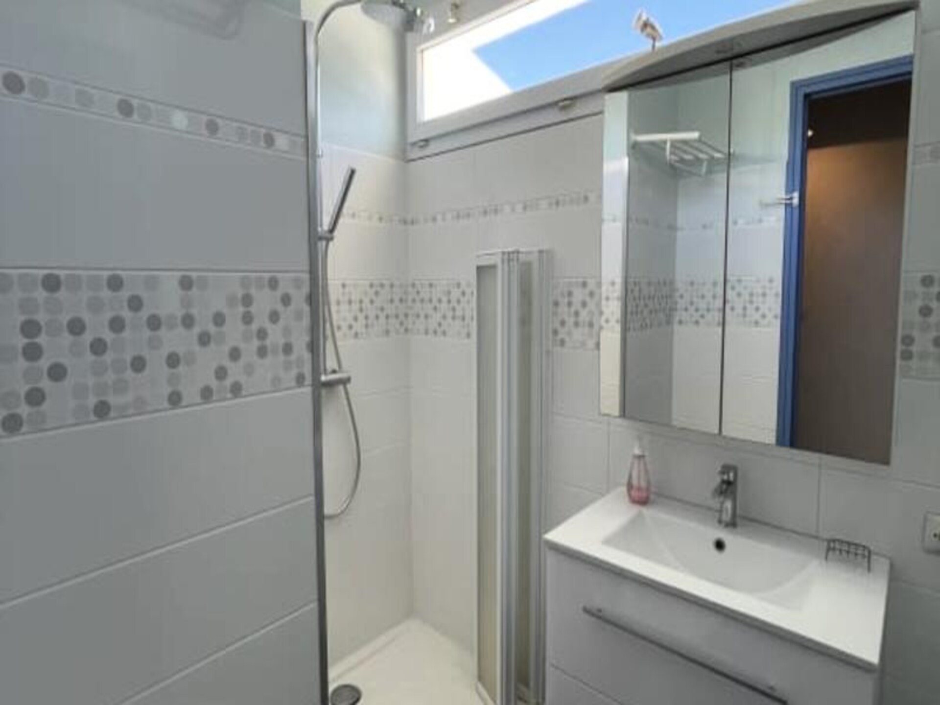 Licht appartement op de bovenste verdieping met uitzicht op zee en privé-terras - foto 26