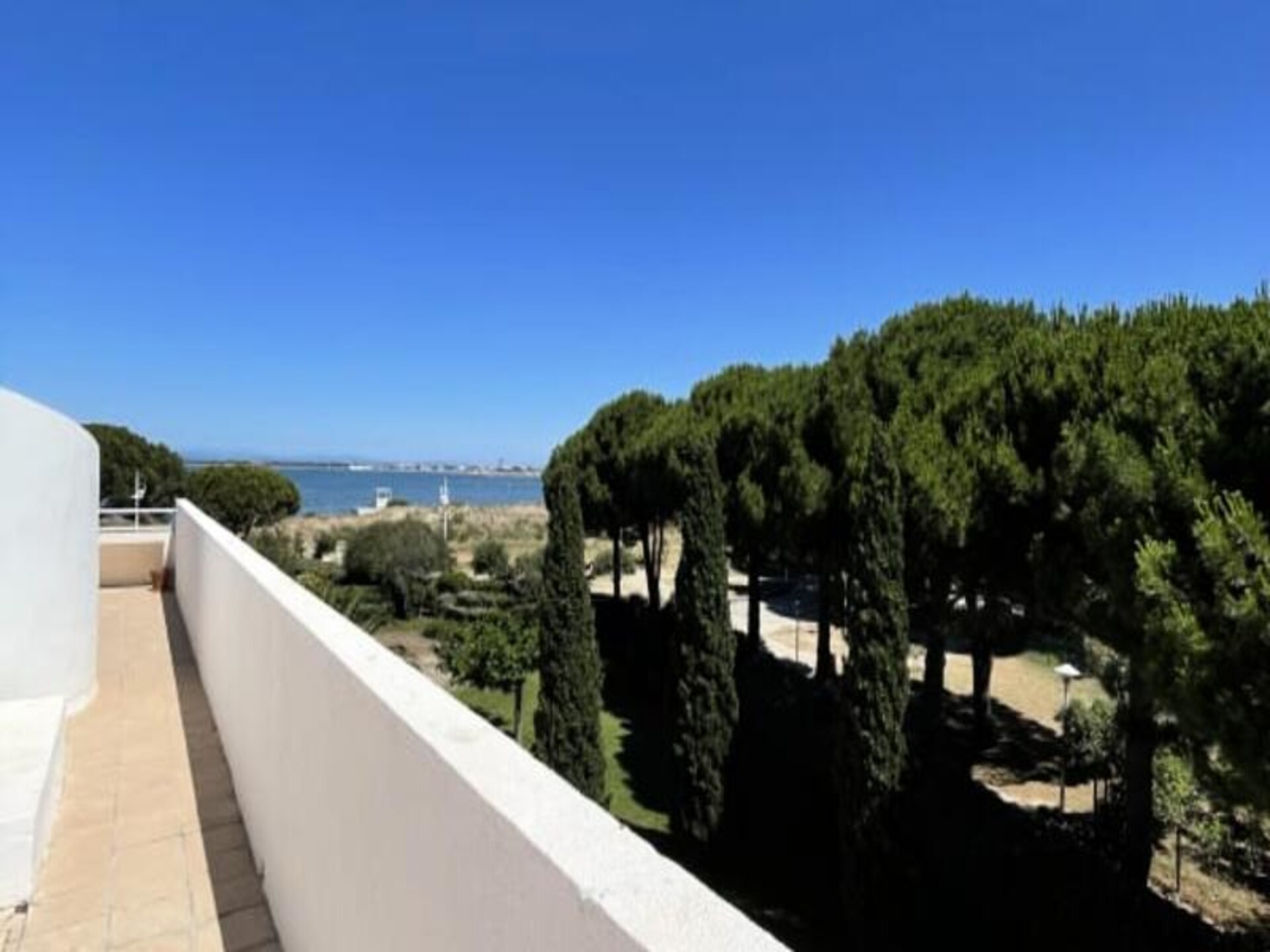 Licht appartement op de bovenste verdieping met uitzicht op zee en privé-terras - foto 33