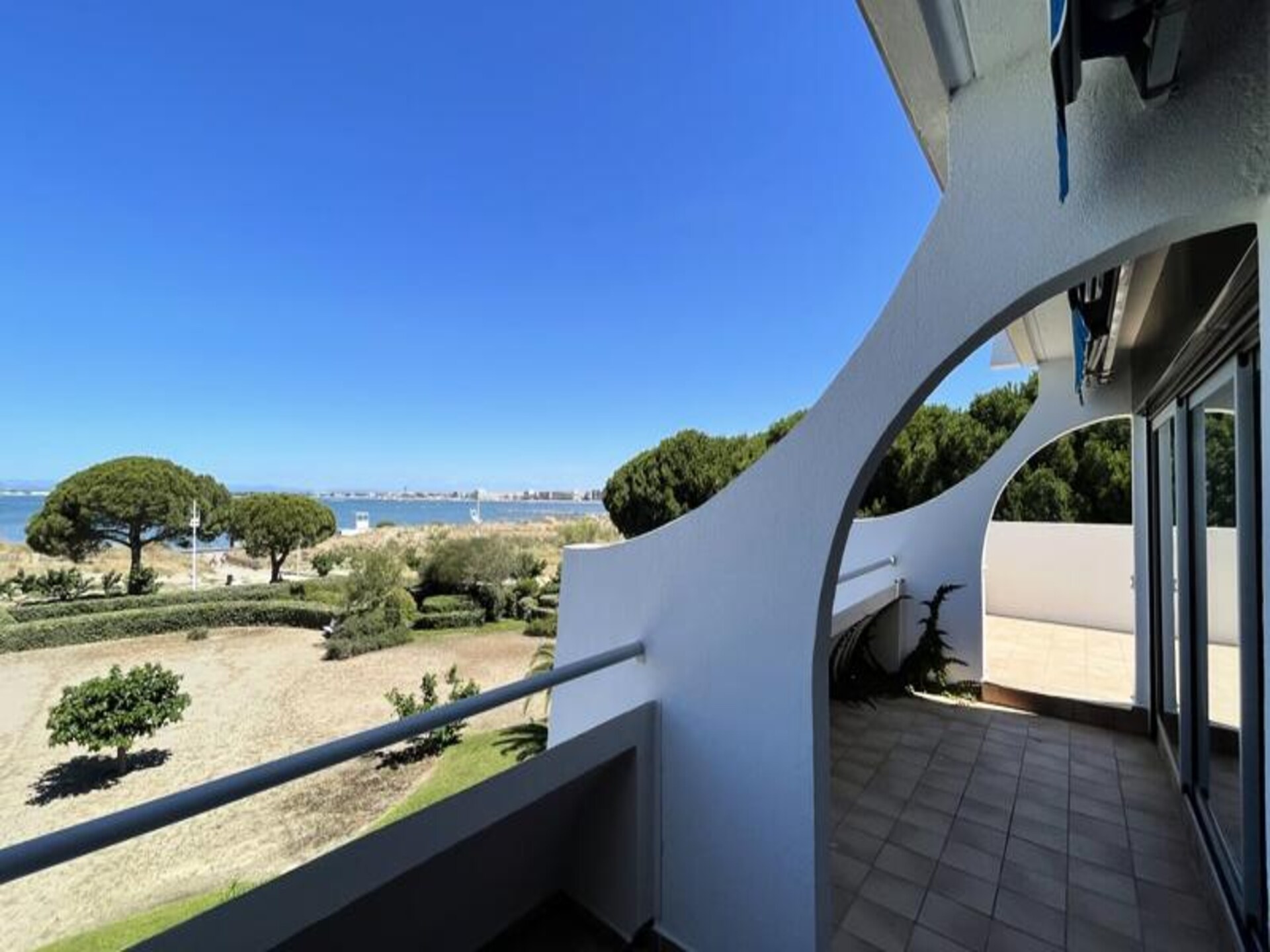 Licht appartement op de bovenste verdieping met uitzicht op zee en privé-terras - foto 35