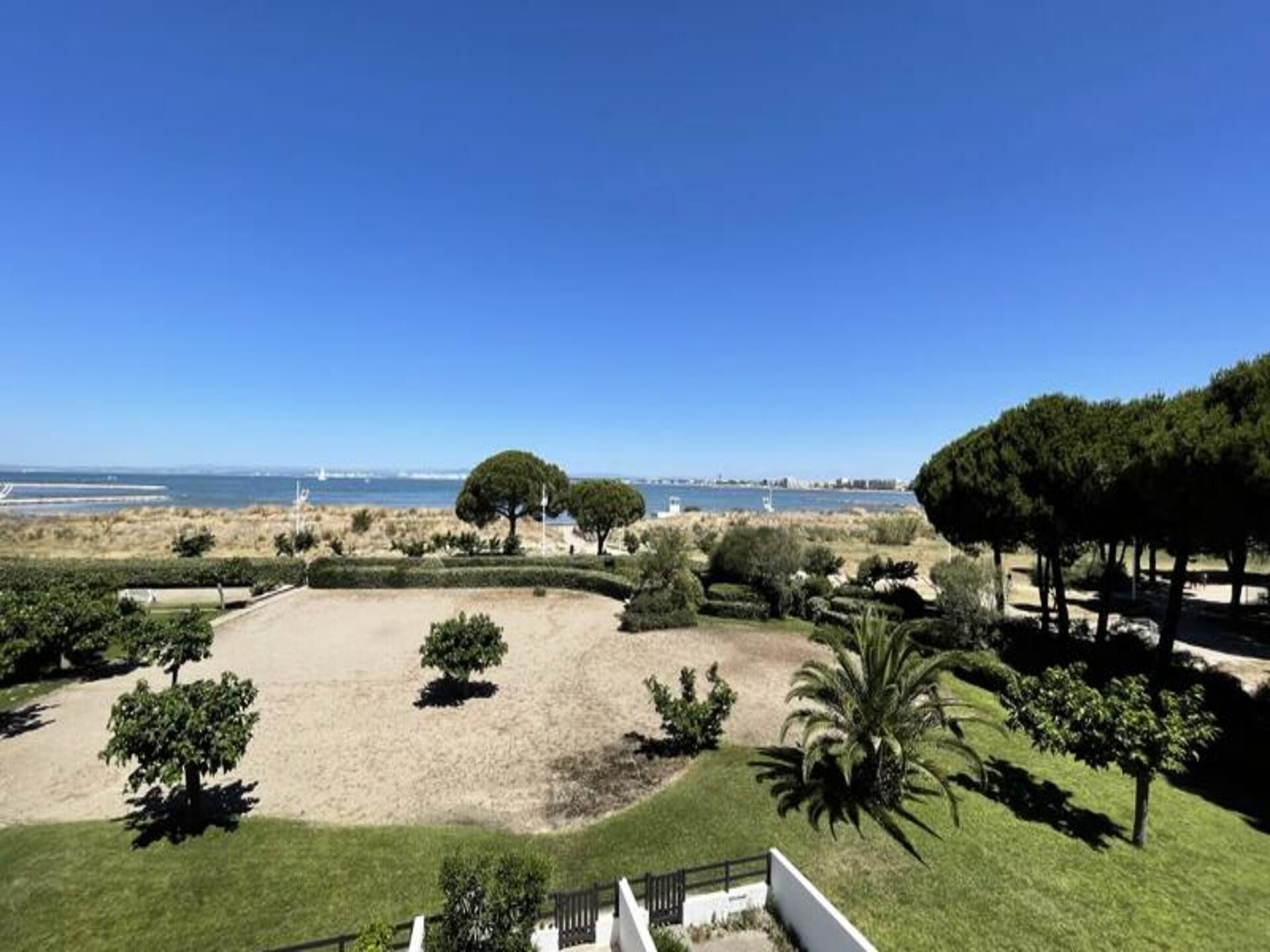 Licht appartement op de bovenste verdieping met uitzicht op zee en privé-terras - foto 40