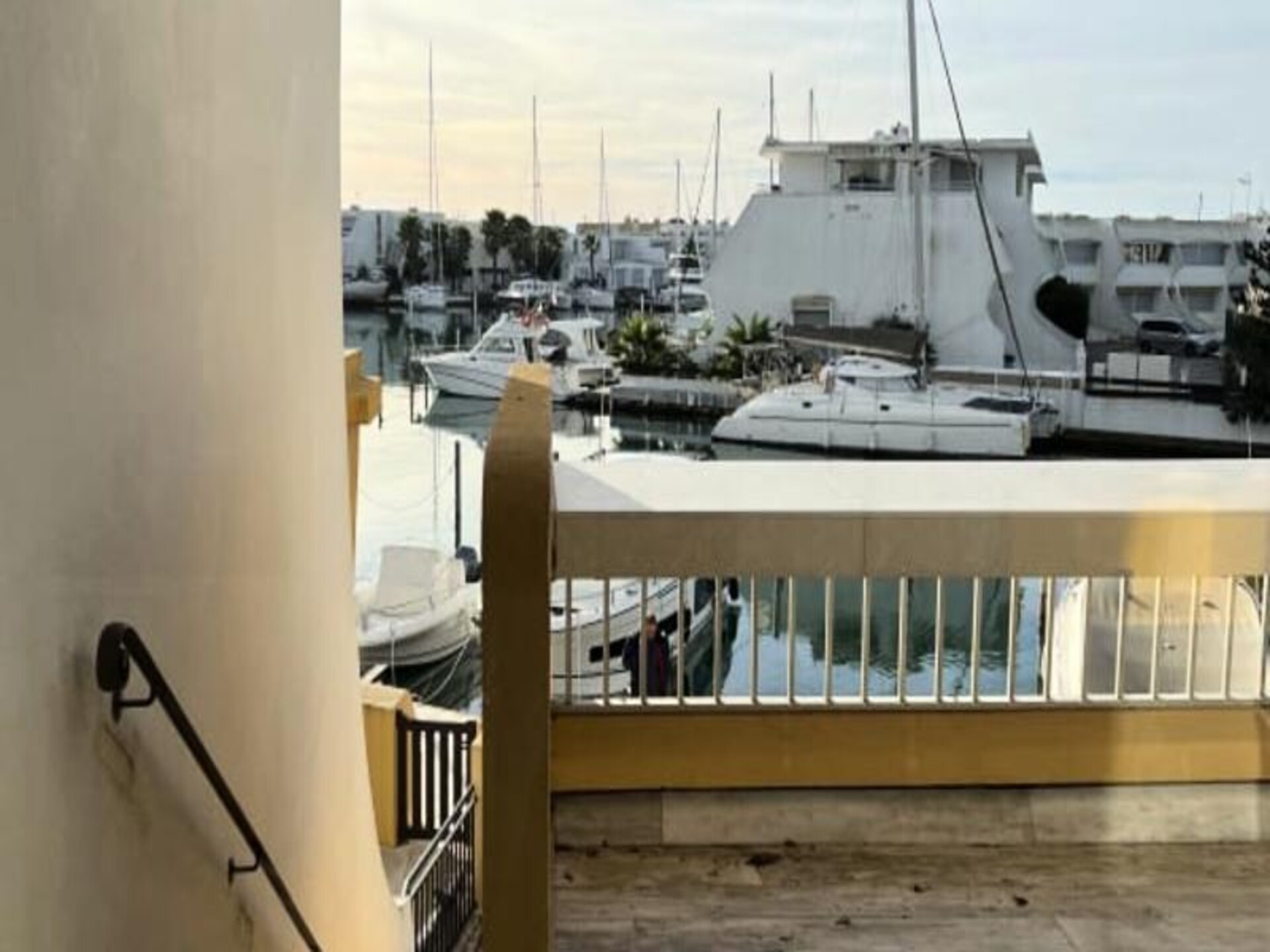 Appartement aan jachthaven Le Grau-du-Roi met terras en uitzicht op de haven - foto 13