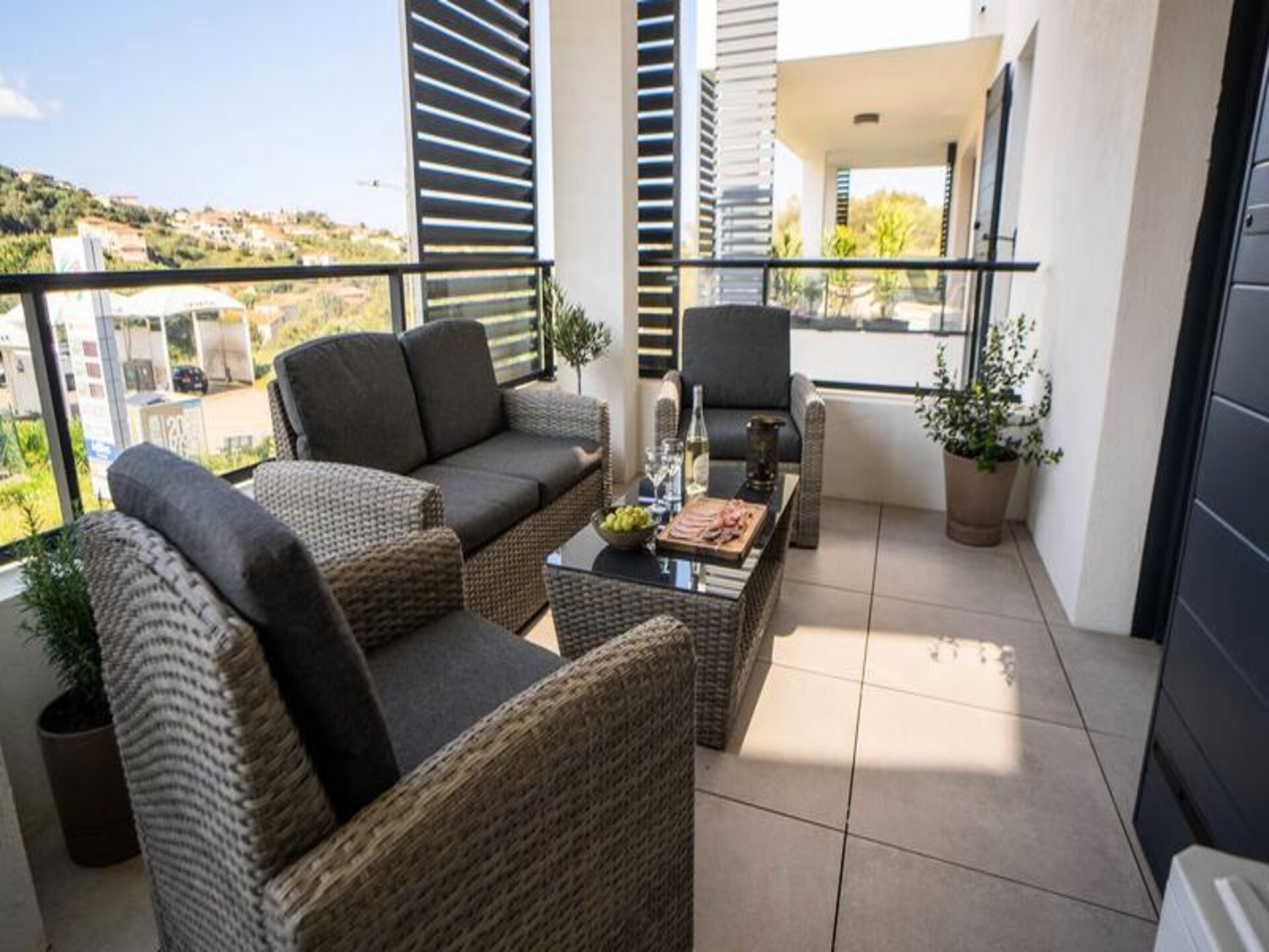 Licht appartement met airco en terras, vlakbij strand en haven Propriano - foto 2