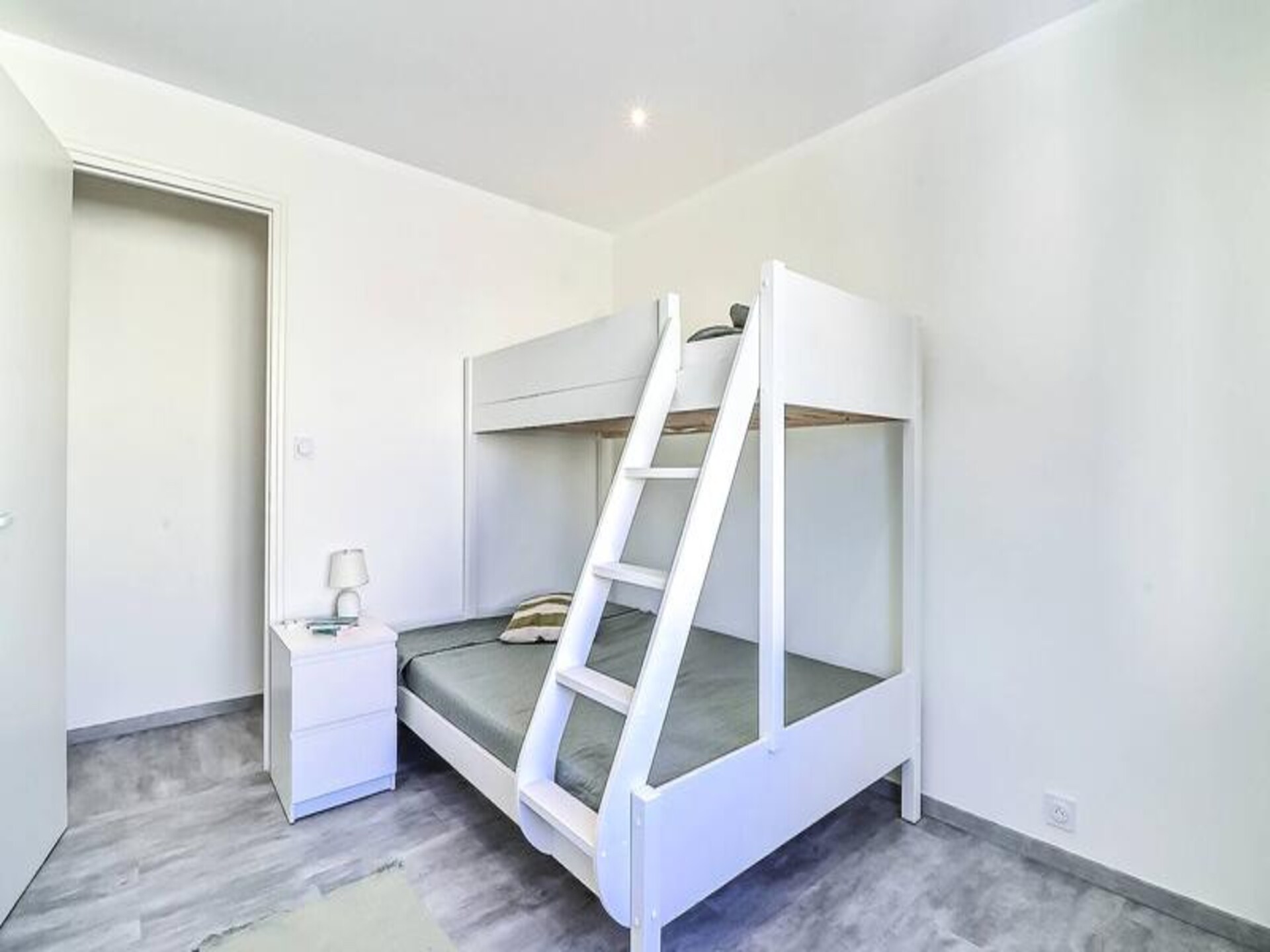 Gerenoveerd appartement op loopafstand van strand en centrum Grau-du-Roi - foto 11