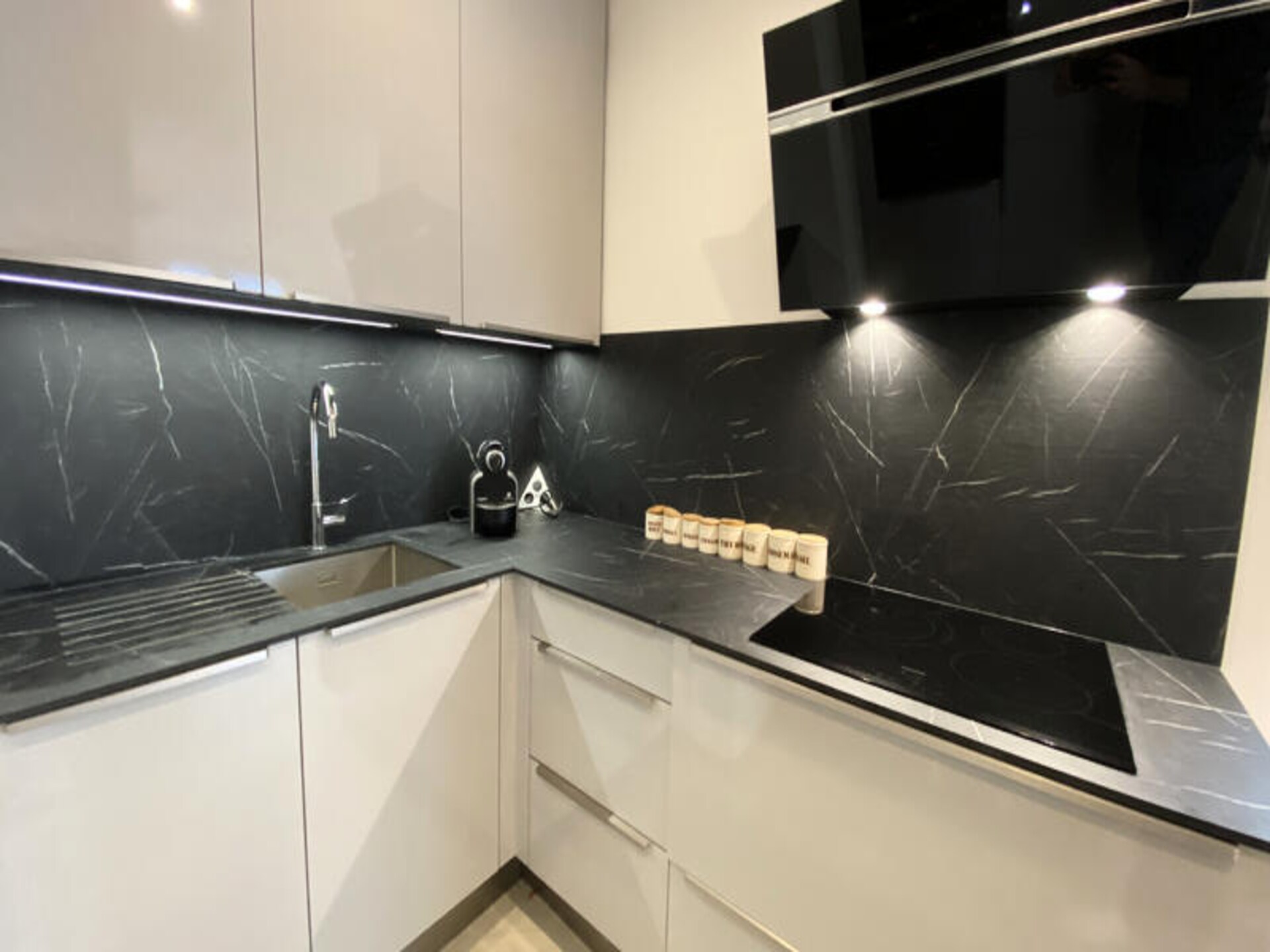 Stijlvol 3-slaapkamerappartement op 5 minuten van Palais des Festivals - foto 4