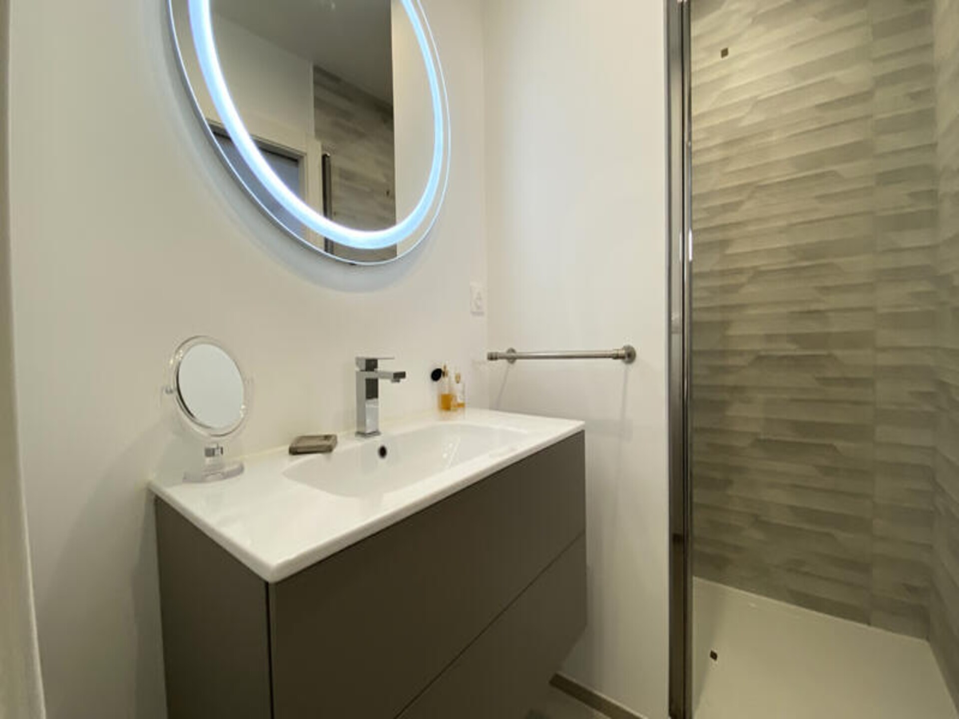 Stijlvol 3-slaapkamerappartement op 5 minuten van Palais des Festivals - foto 11