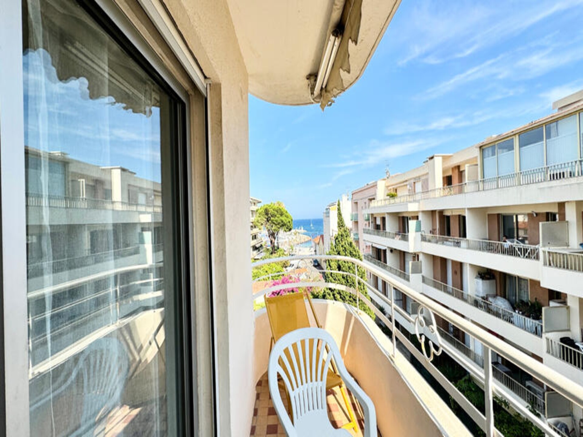 Stijlvol appartement met zeezicht in Cannes Palm Beach, 50m van het strand - foto 2