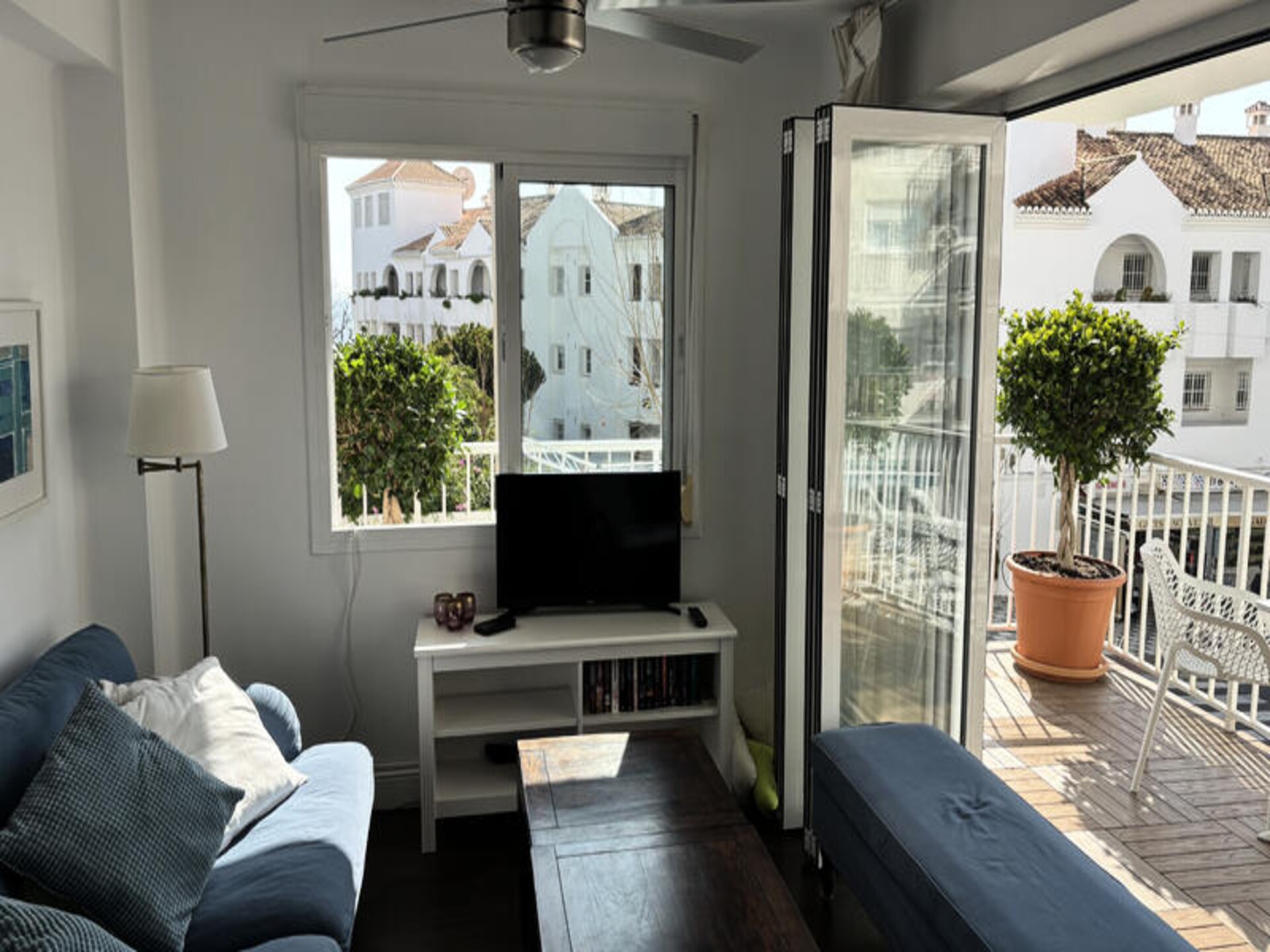 Appartement in hartje Nerja: 2 slaapkamers, zeezicht & spa-toegang - foto 7