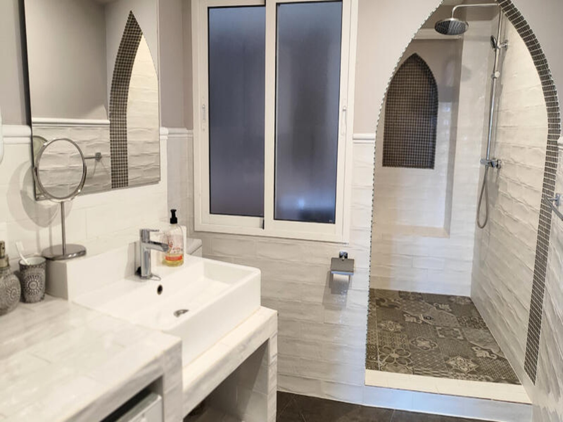 Appartement in hartje Nerja: 2 slaapkamers, zeezicht & spa-toegang - foto 15