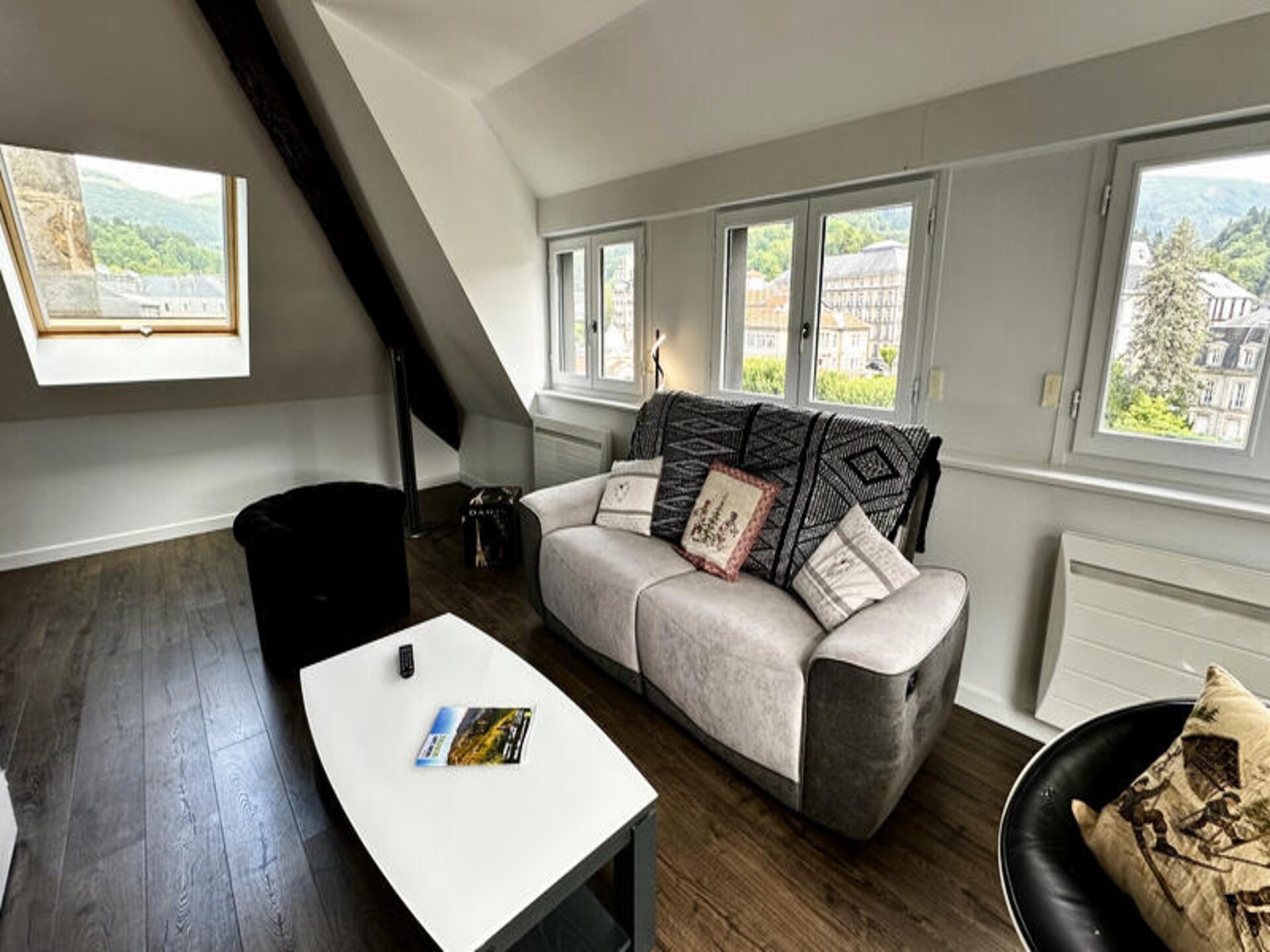 Licht appartement in kuuroord La Bourboule, vlakbij centrum en bergen - foto 10