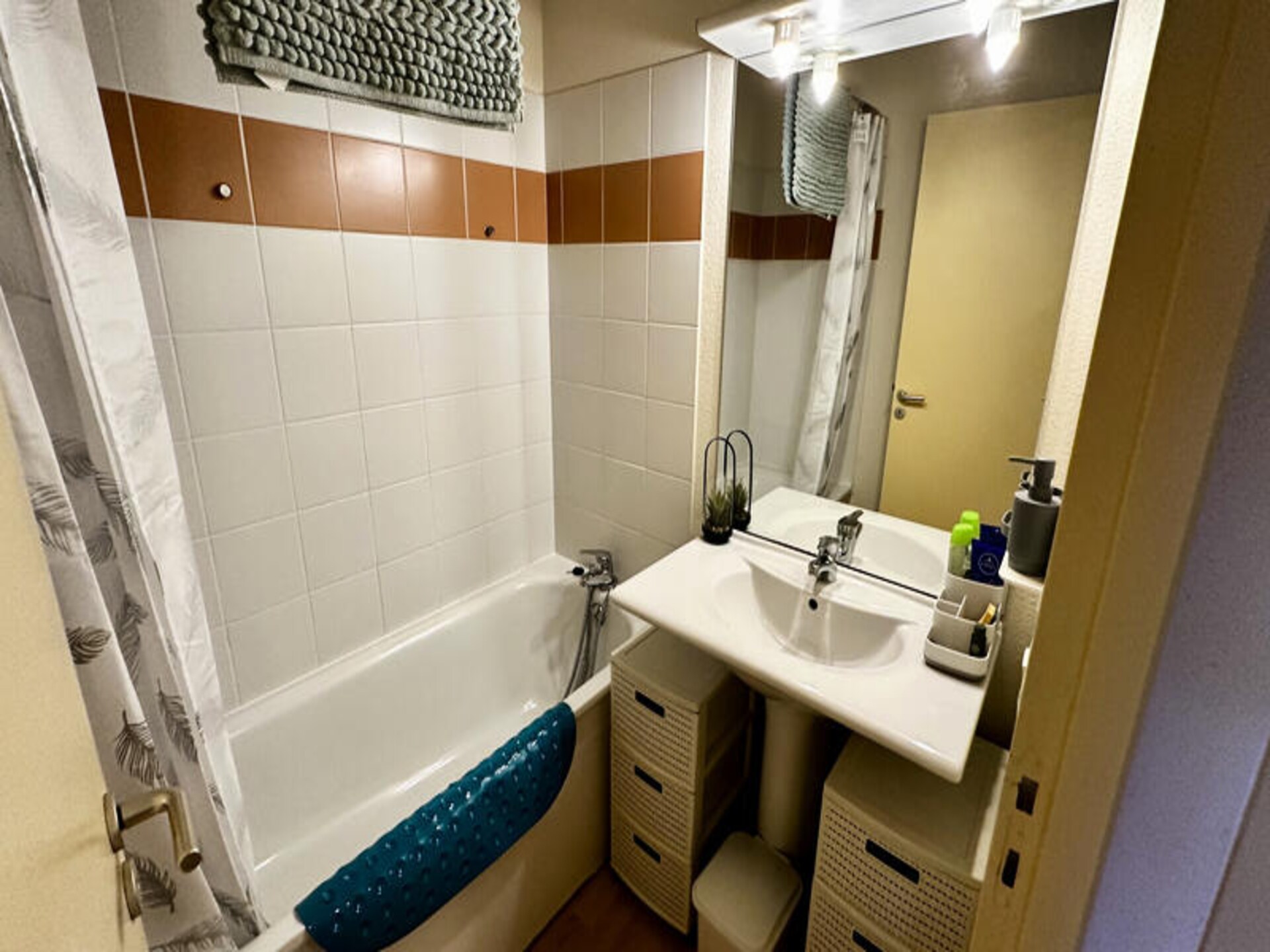 Ruim appartement voor 6 in kuuroord La Bourboule, vlakbij centrum en bergen - foto 8