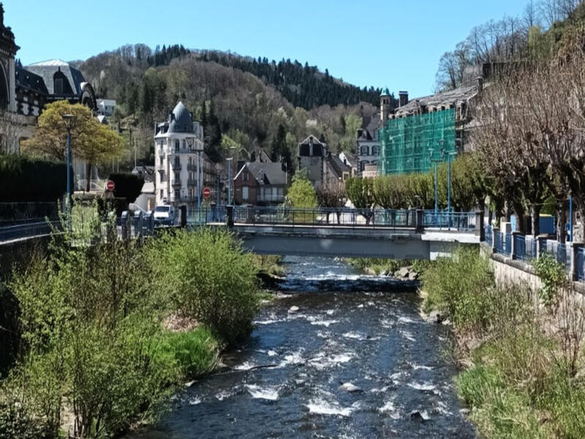 Ruim appartement voor 6 in kuuroord La Bourboule, vlakbij centrum en bergen - foto 11
