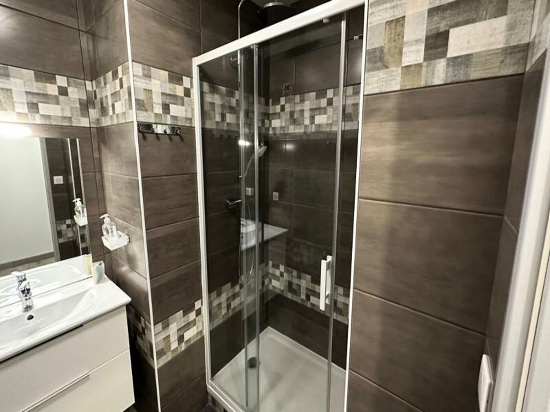 Gerenoveerd 3-kamerappartement voor 7 personen, 500m van centrum Le Mont-Dore - foto 12