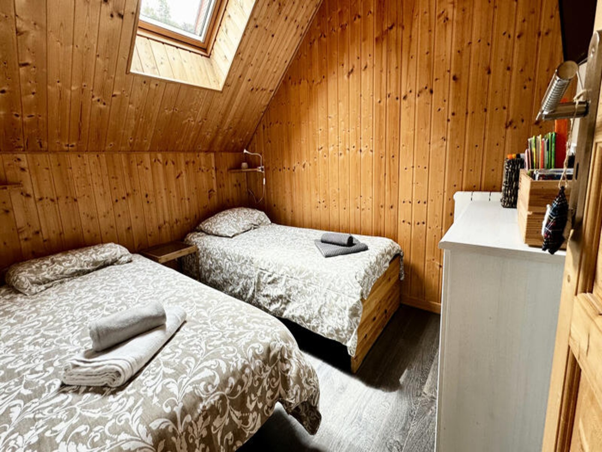 Ruim chalet voor 10 personen met uitzicht op de Monts Dore - foto 9