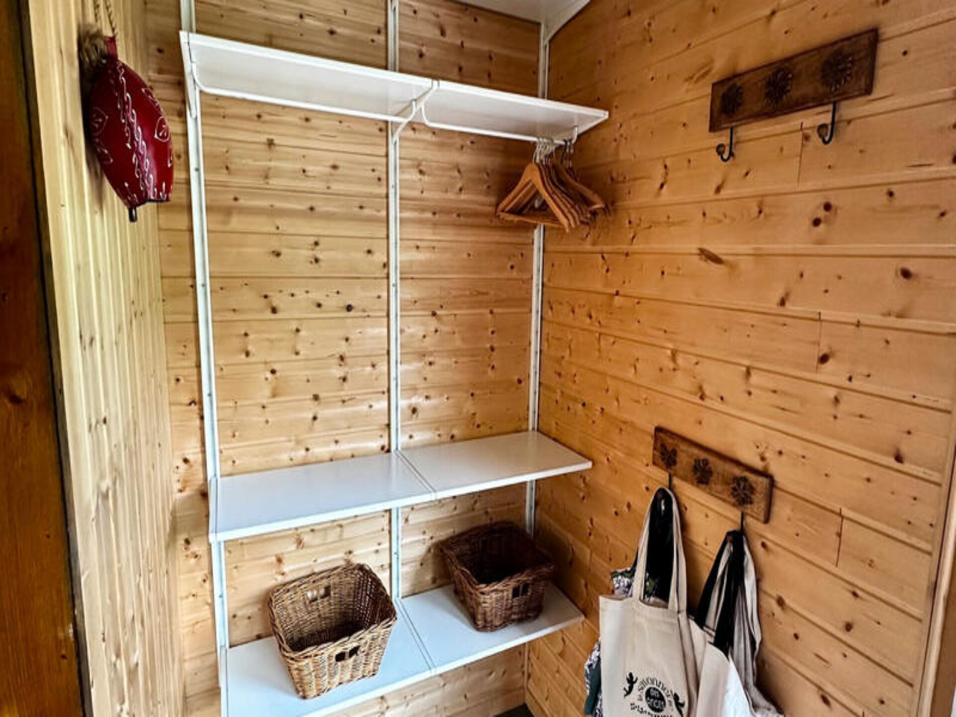 Ruim chalet voor 10 personen met uitzicht op de Monts Dore - foto 22