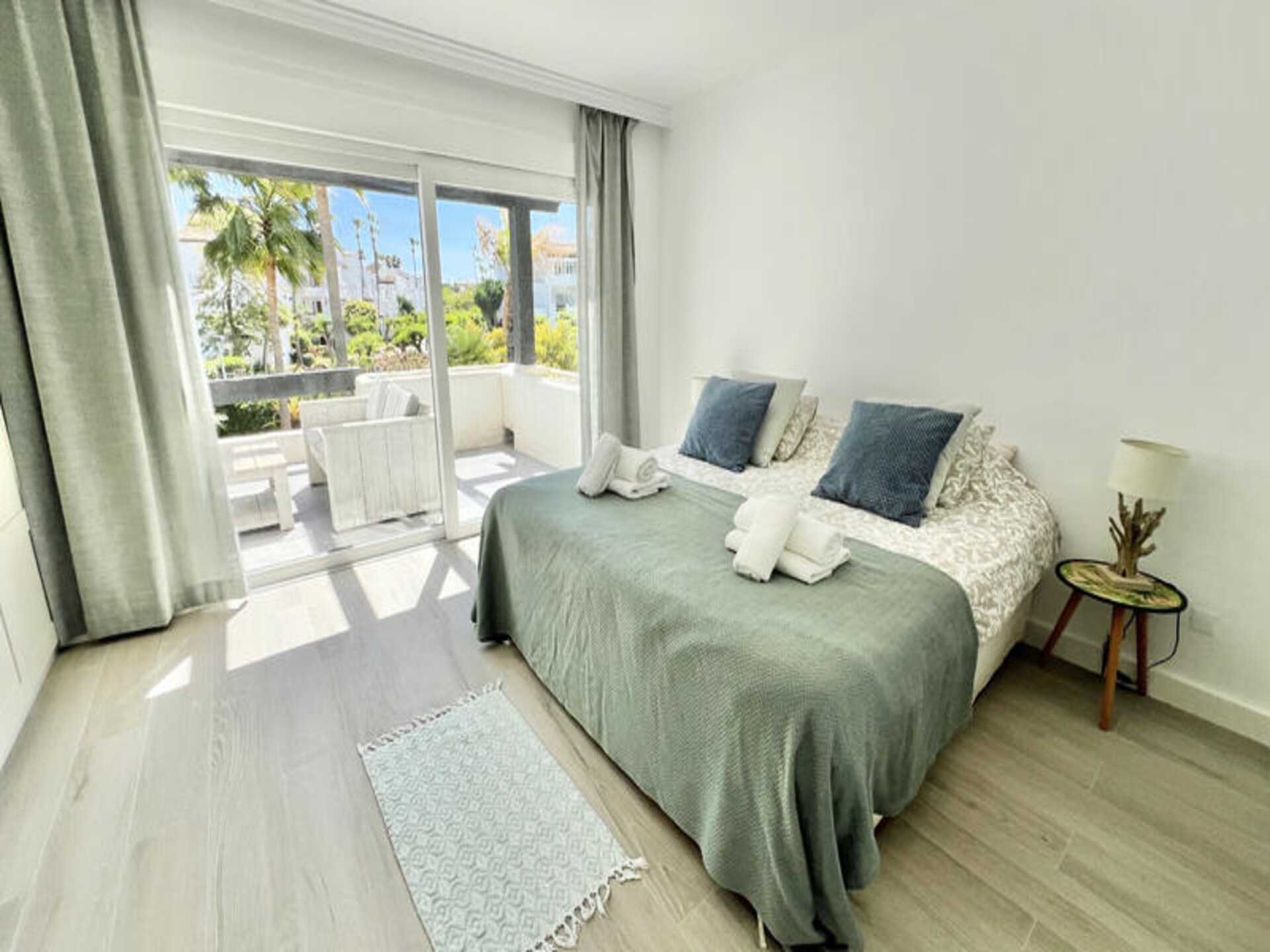Strandappartement in Estepona met gedeeld zwembad en tropische tuin - foto 27